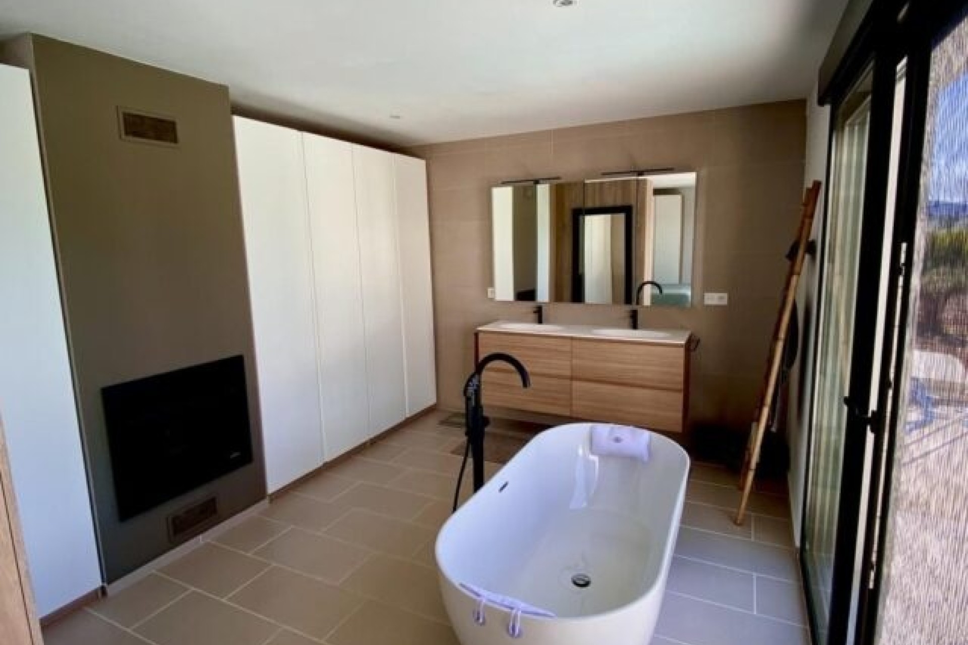 Resale - Detached Villa -
Hondón de las Nieves