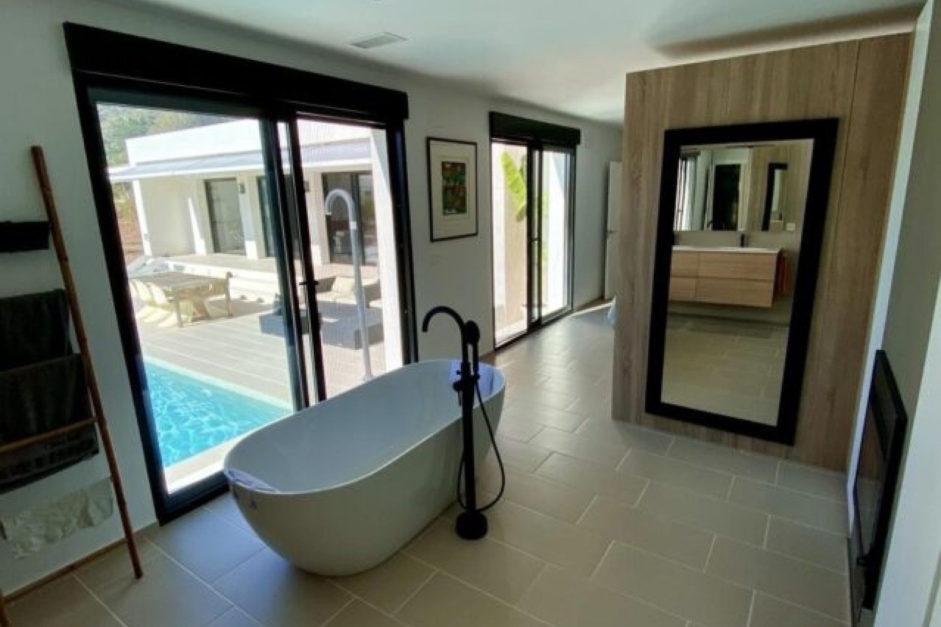 Resale - Detached Villa -
Hondón de las Nieves