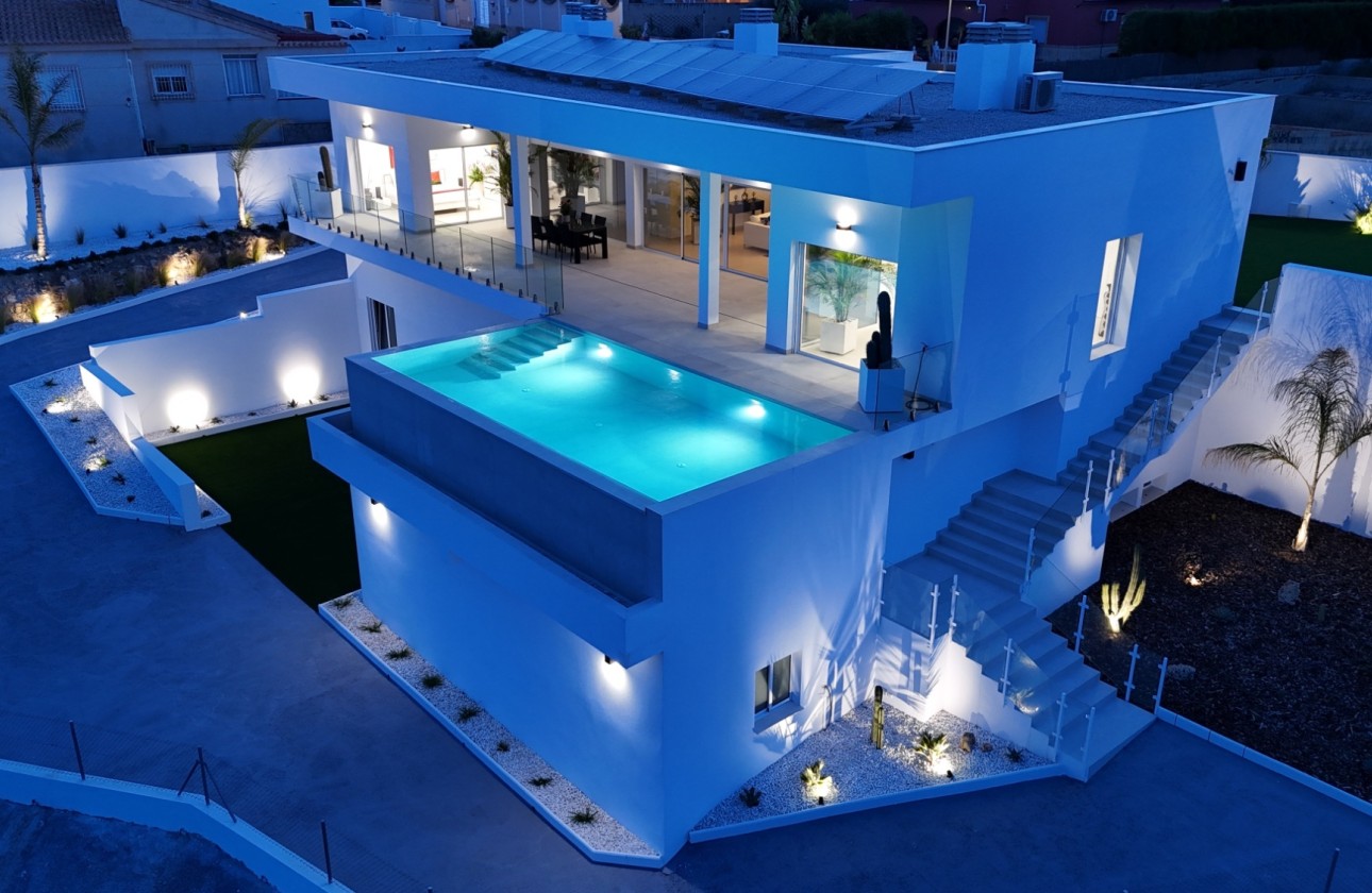 Resale - Detached Villa -
La Marina