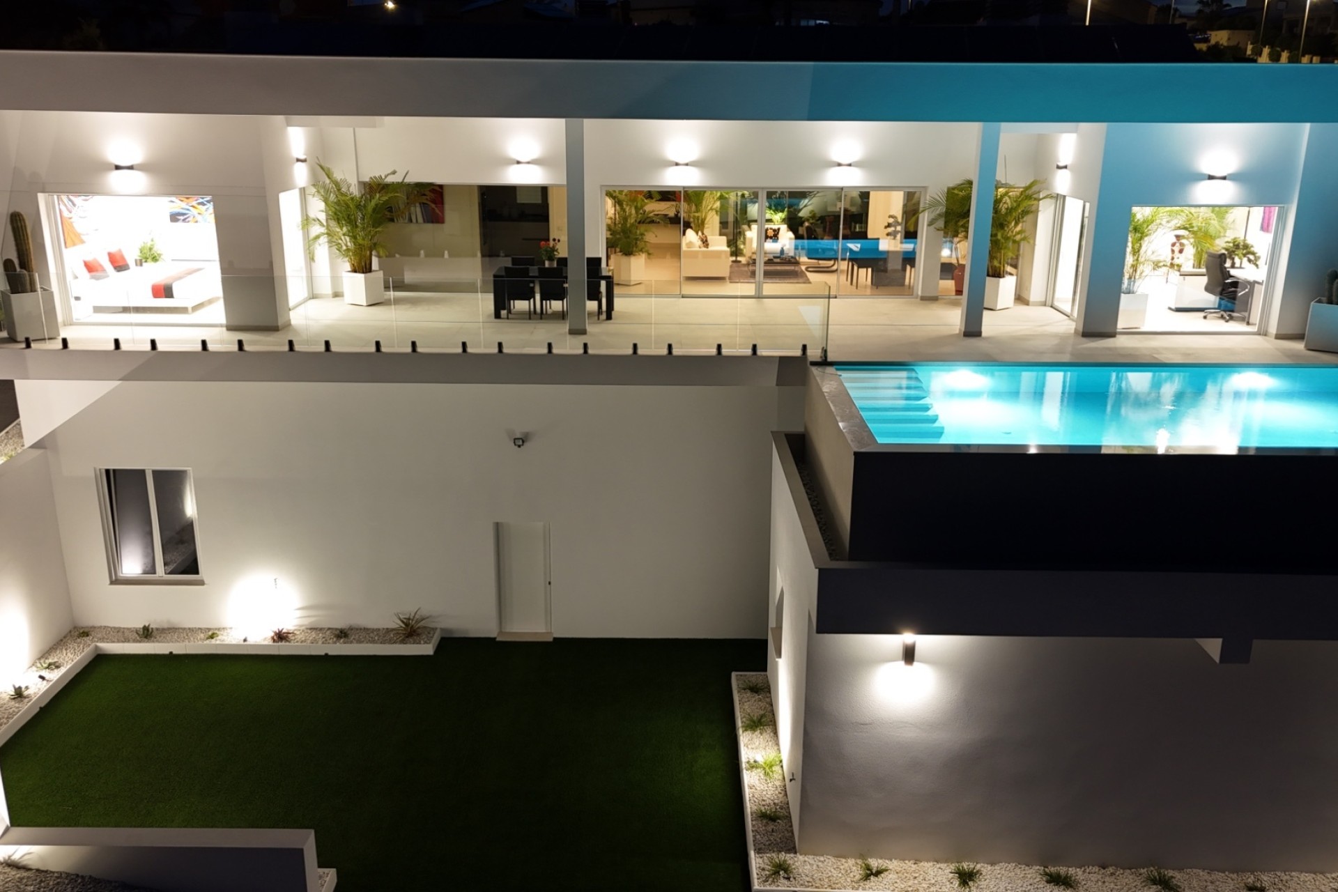 Resale - Detached Villa -
La Marina