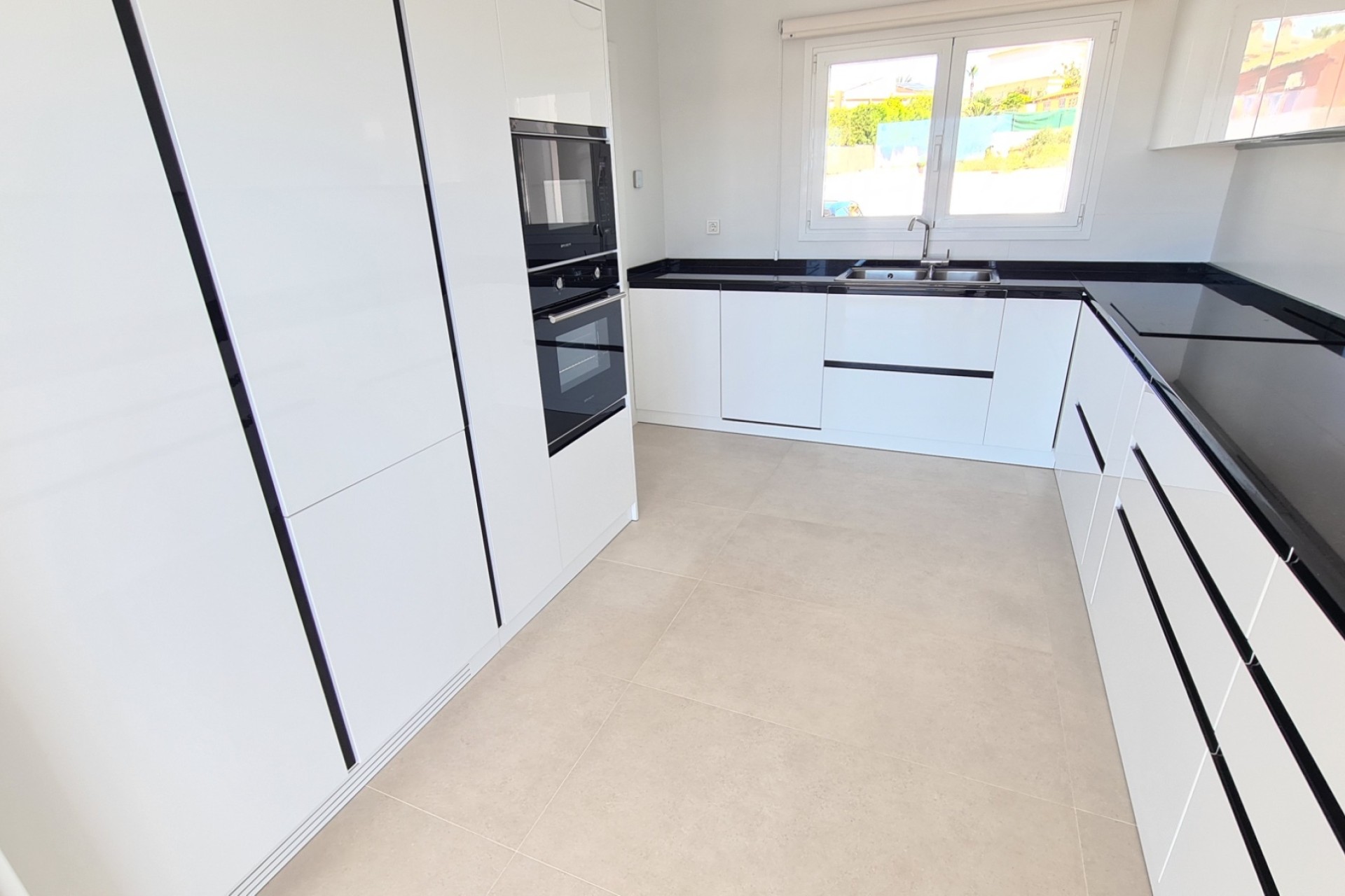 Resale - Detached Villa -
La Marina