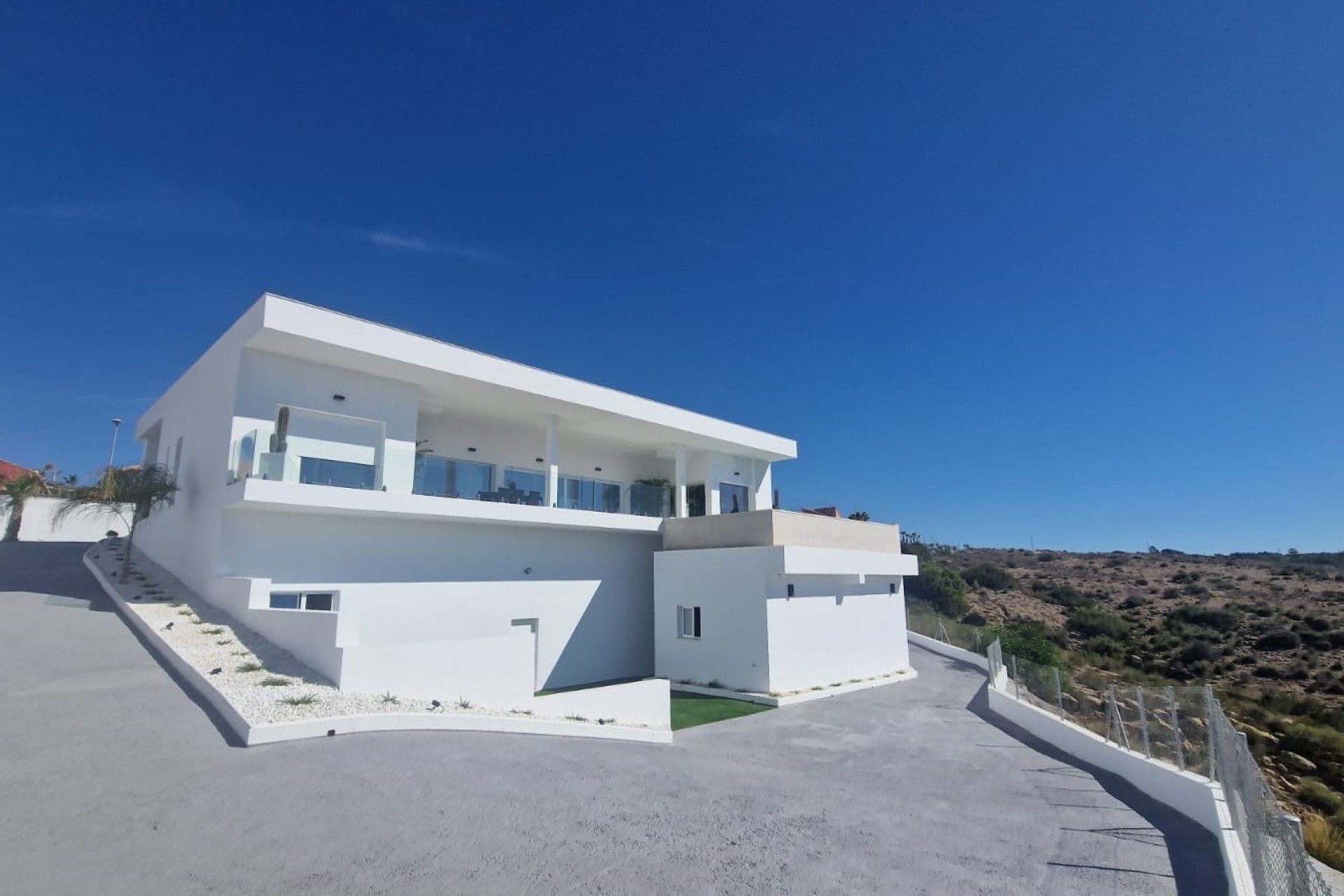 Resale - Detached Villa -
La Marina