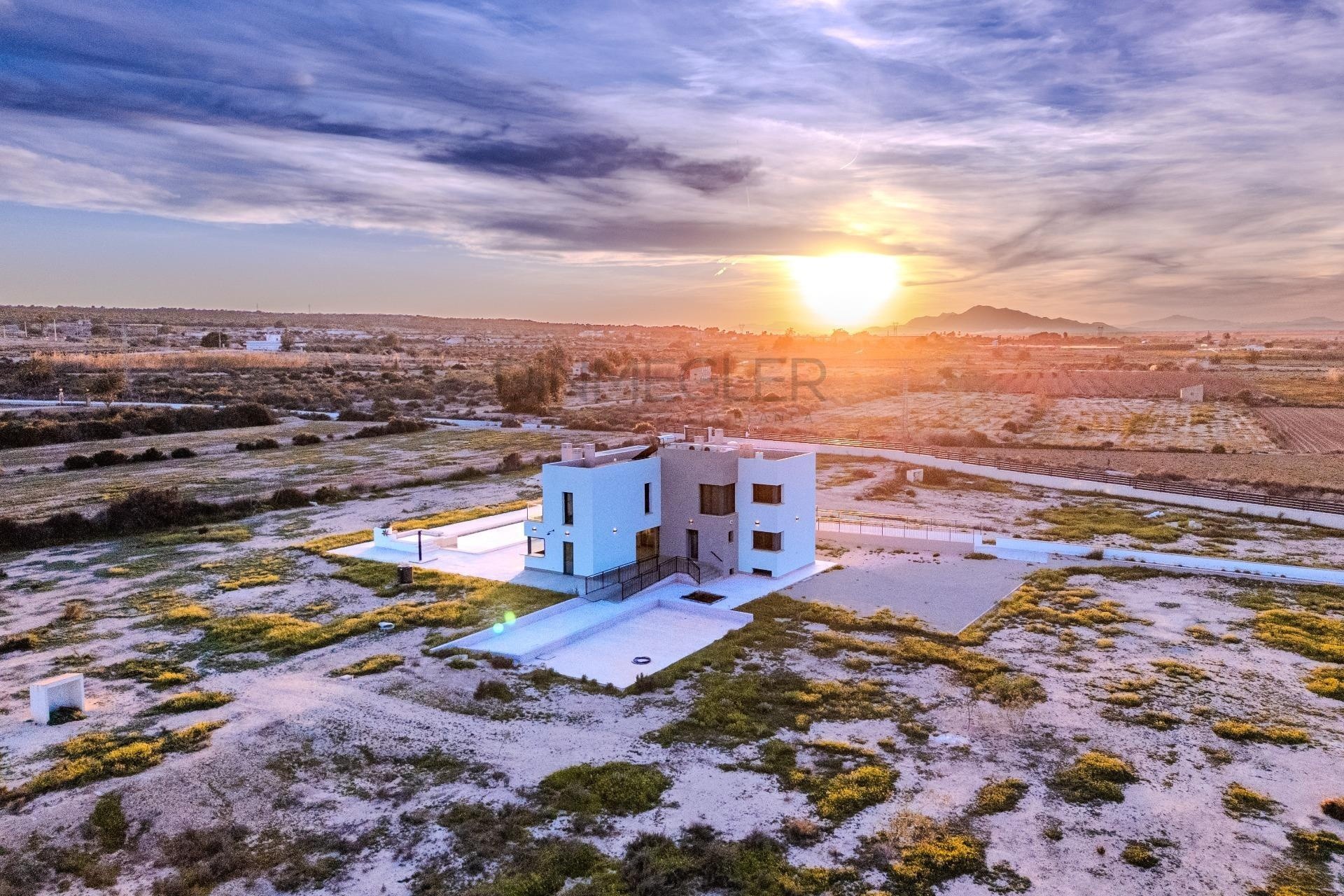 Resale - Detached Villa -
La Marina