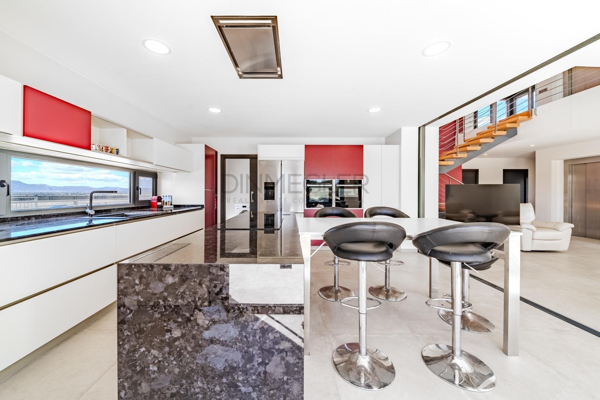 Resale - Detached Villa -
La Marina