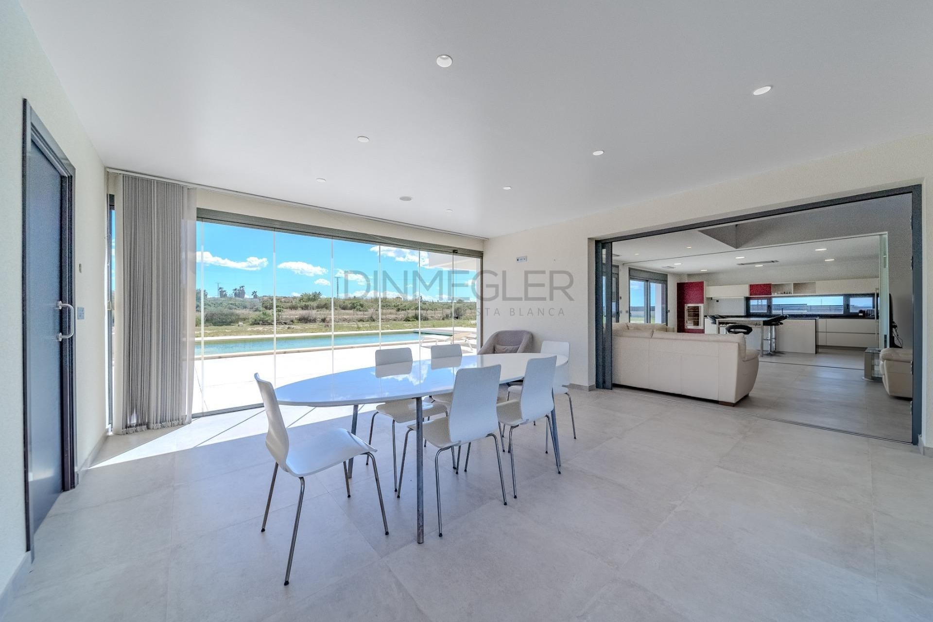 Resale - Detached Villa -
La Marina