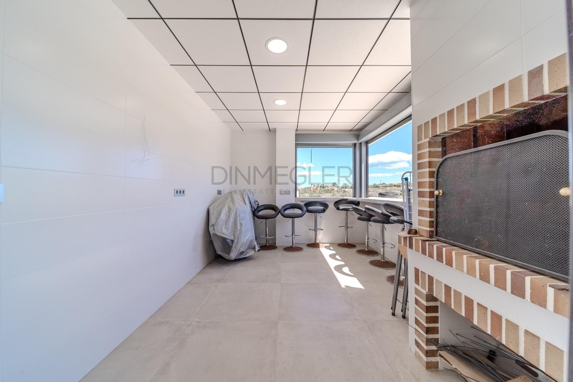 Resale - Detached Villa -
La Marina