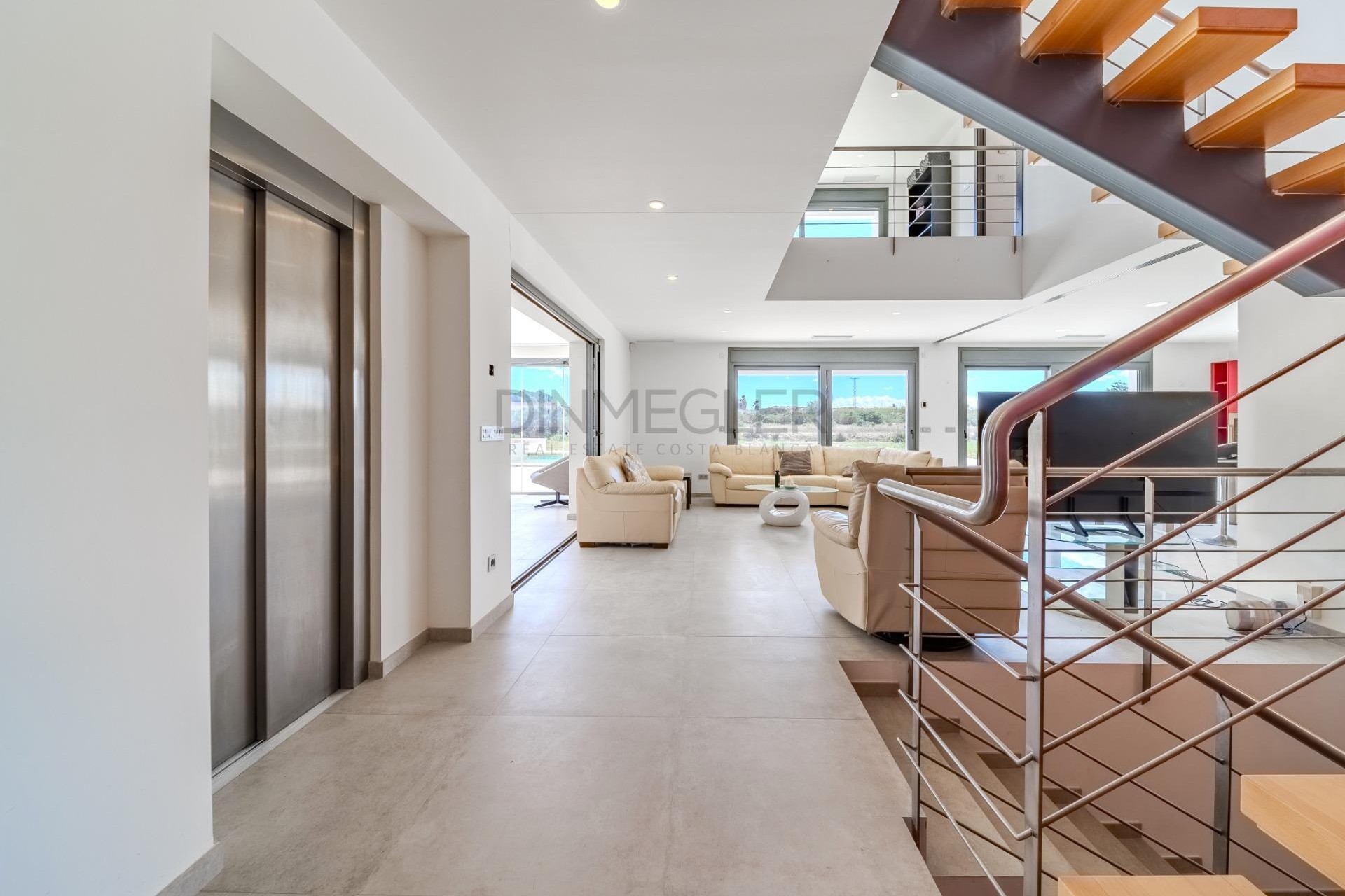 Resale - Detached Villa -
La Marina