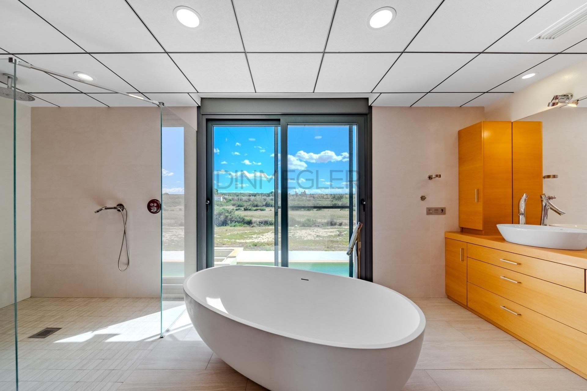 Resale - Detached Villa -
La Marina
