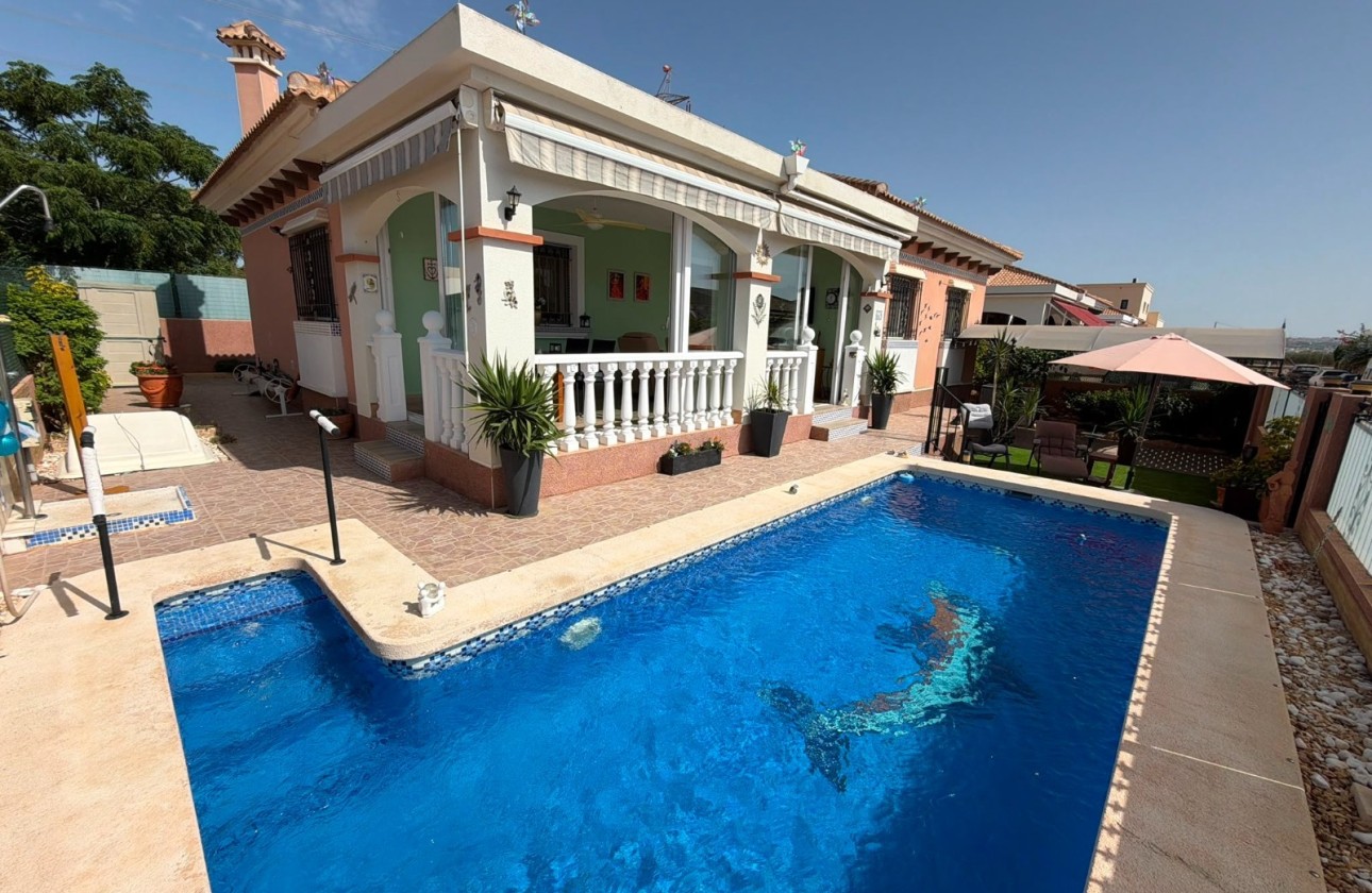 Resale - Detached Villa -
Los Montesinos - La Herrada