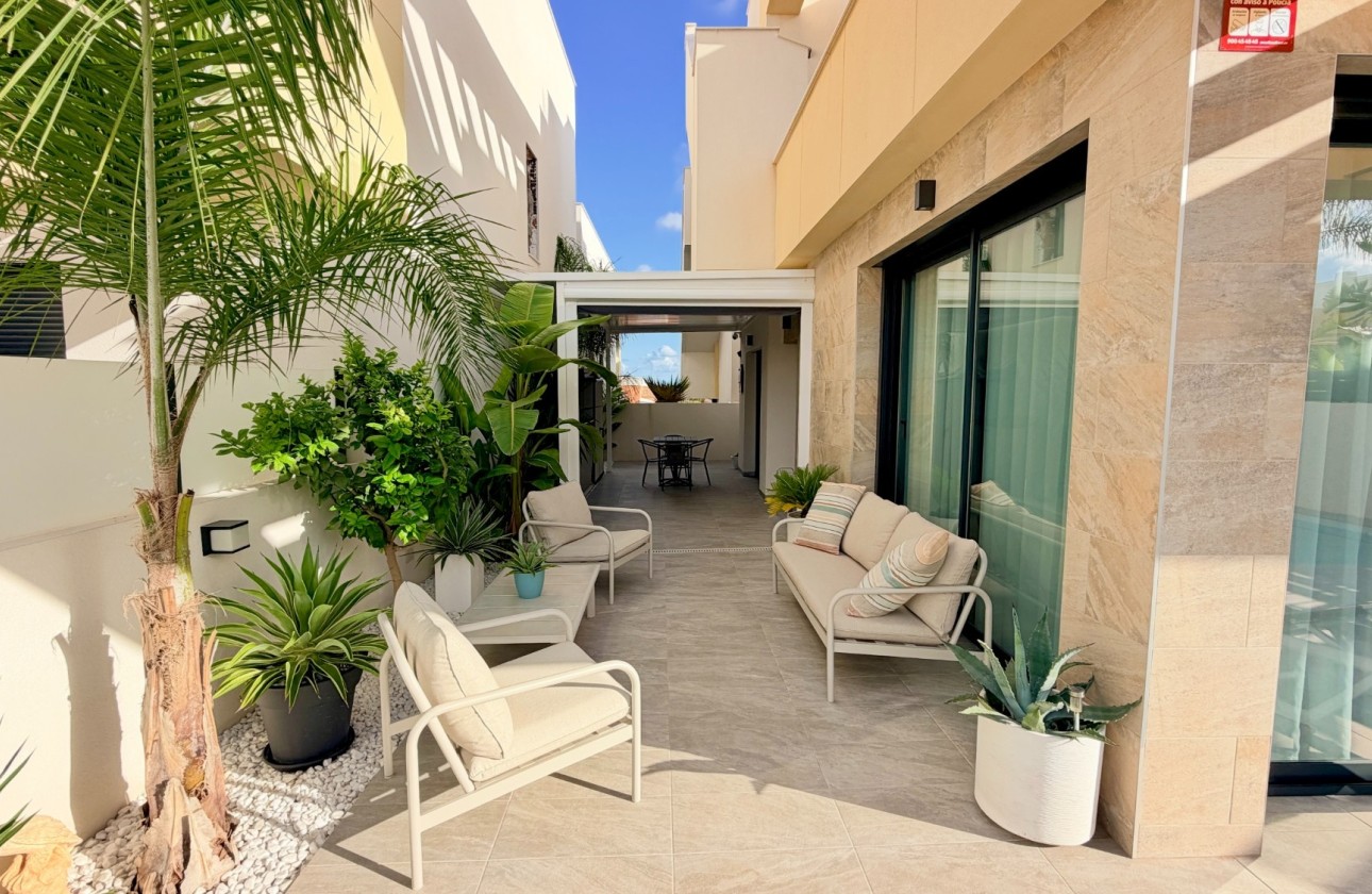 Resale - Detached Villa -
Los Montesinos - La Herrada
