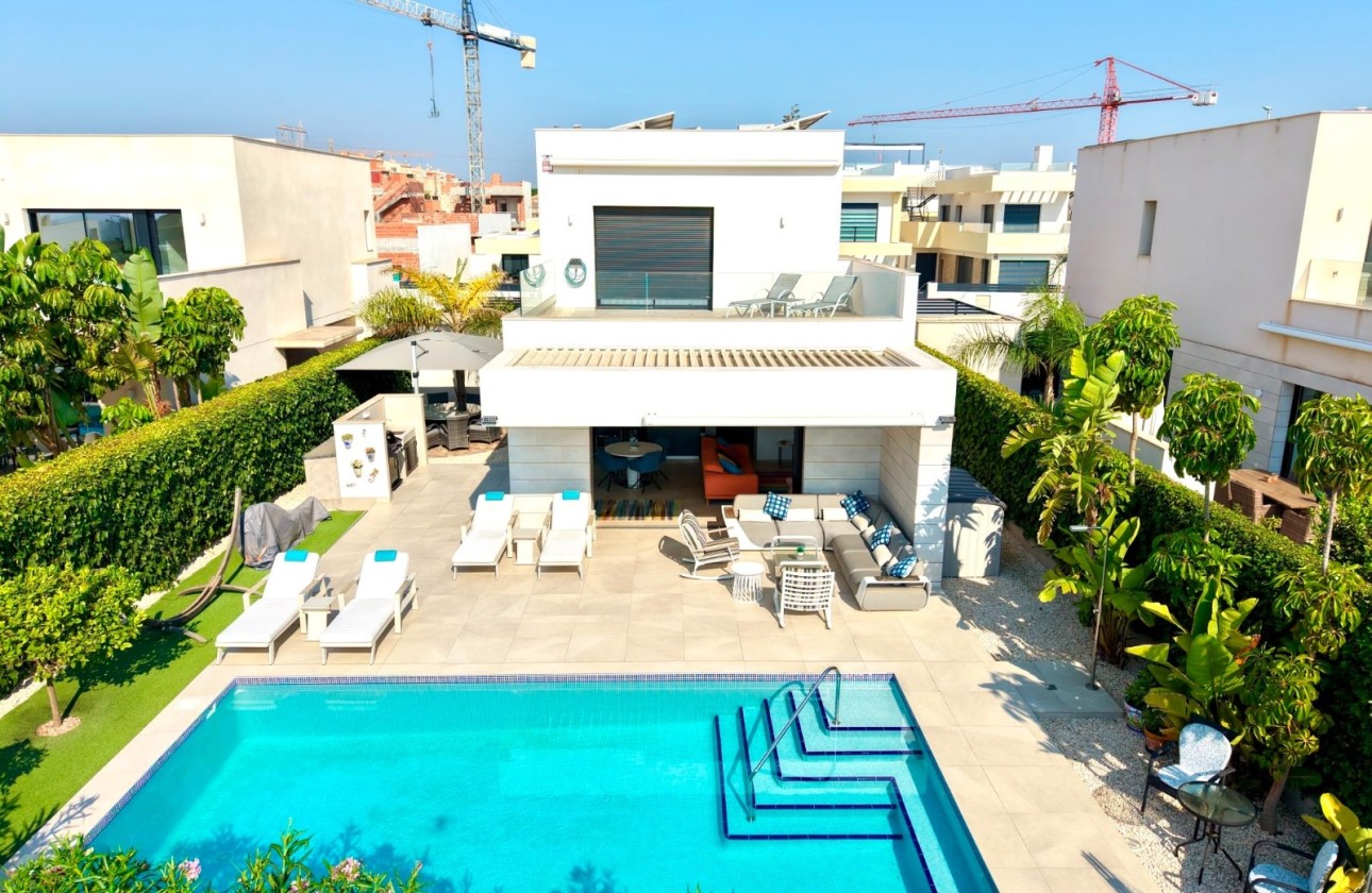 Resale - Detached Villa -
Los Montesinos - Los Montesinos - Urb. La Herrada