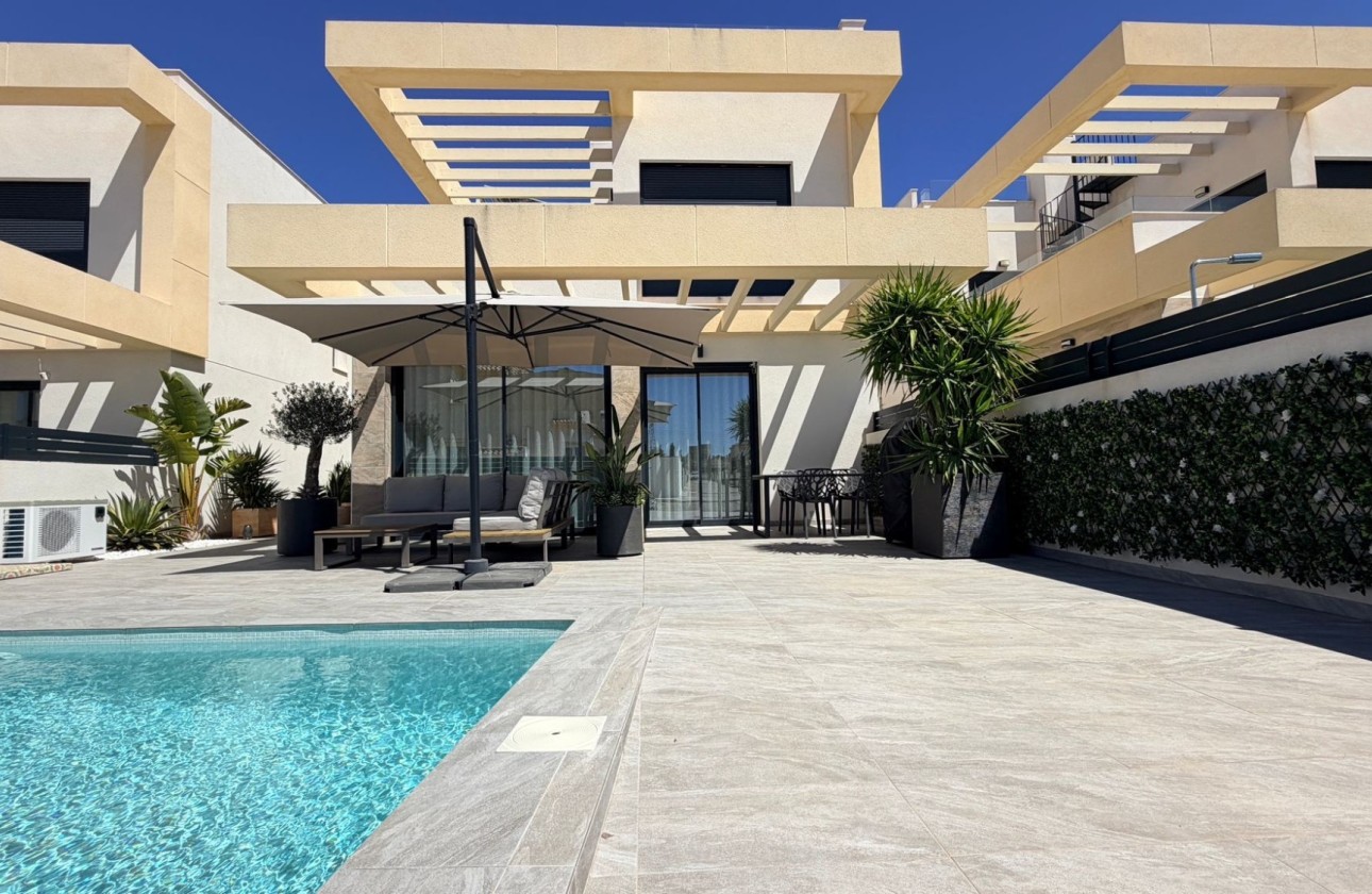Resale - Detached Villa -
Los Montesinos