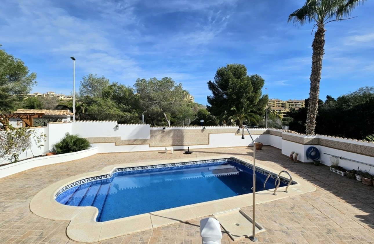 Resale - Detached Villa -
Orihuela - Campoamor Golf