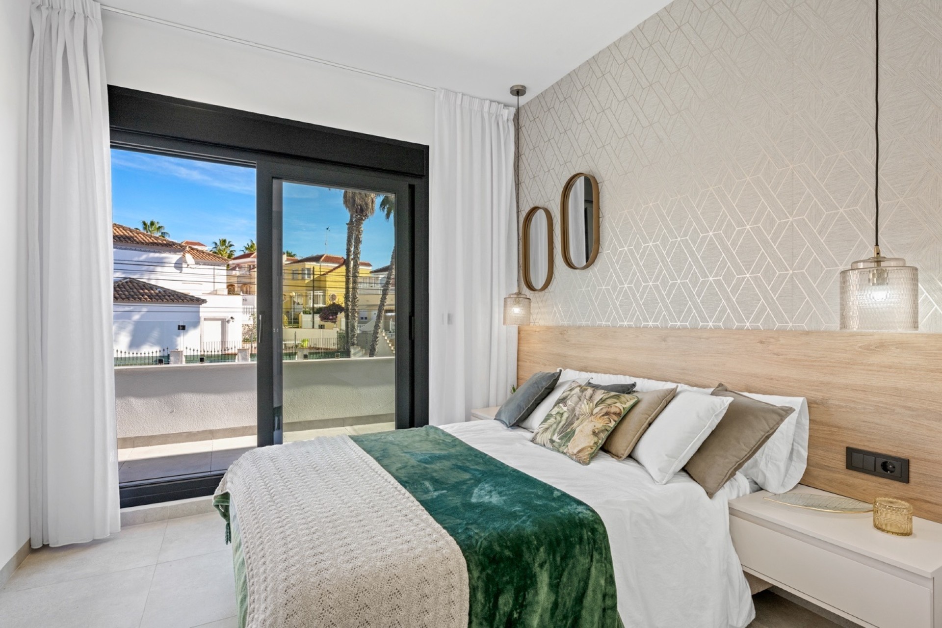 Resale - Detached Villa -
Orihuela Costa - Blue Lagoon*