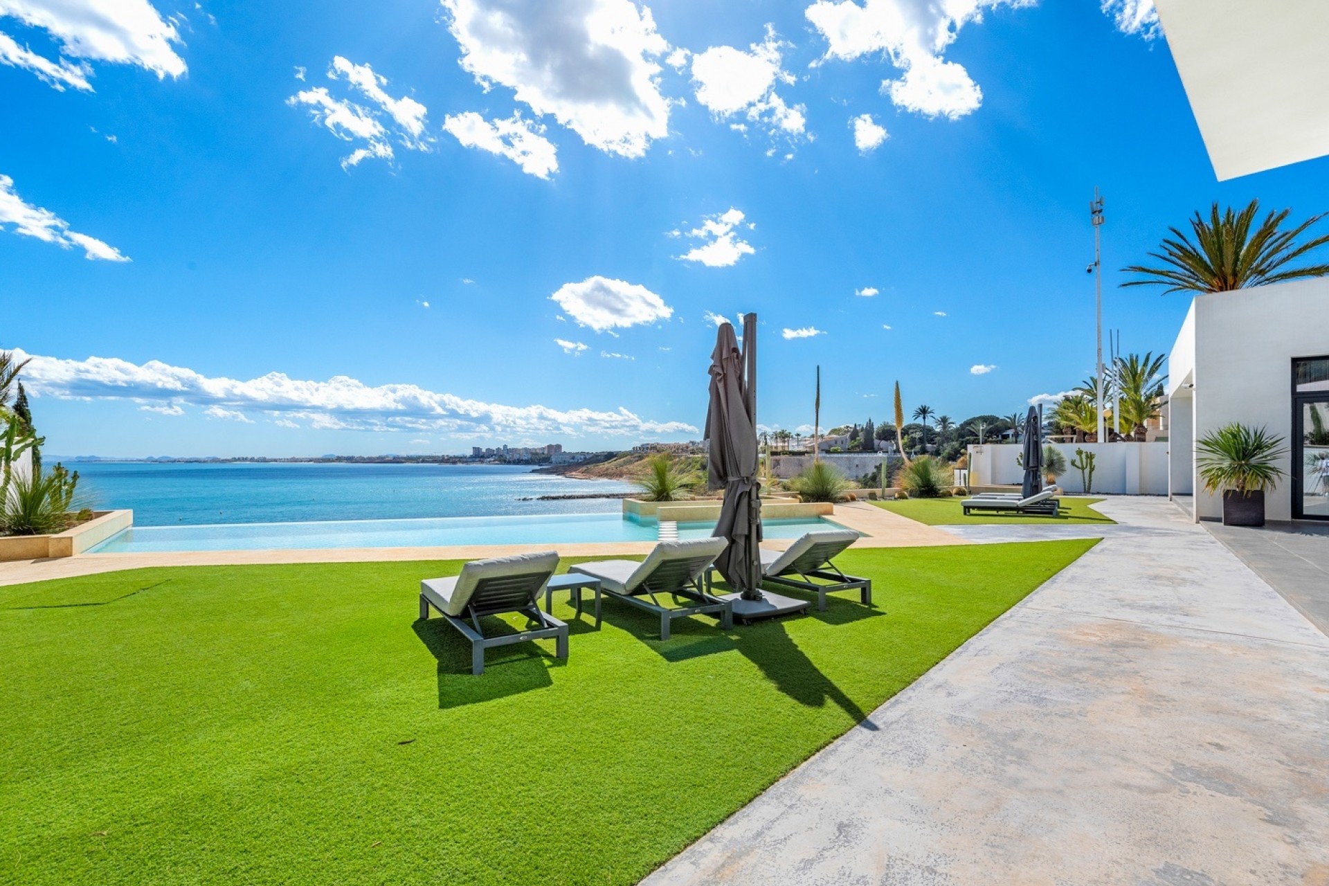 Resale - Detached Villa -
Orihuela Costa - Cabo Roig