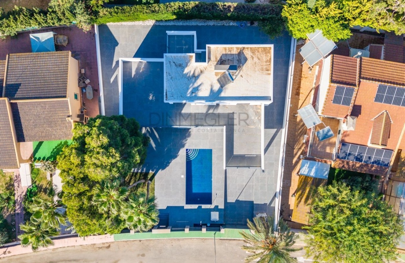 Resale - Detached Villa -
Orihuela Costa - Campoamor