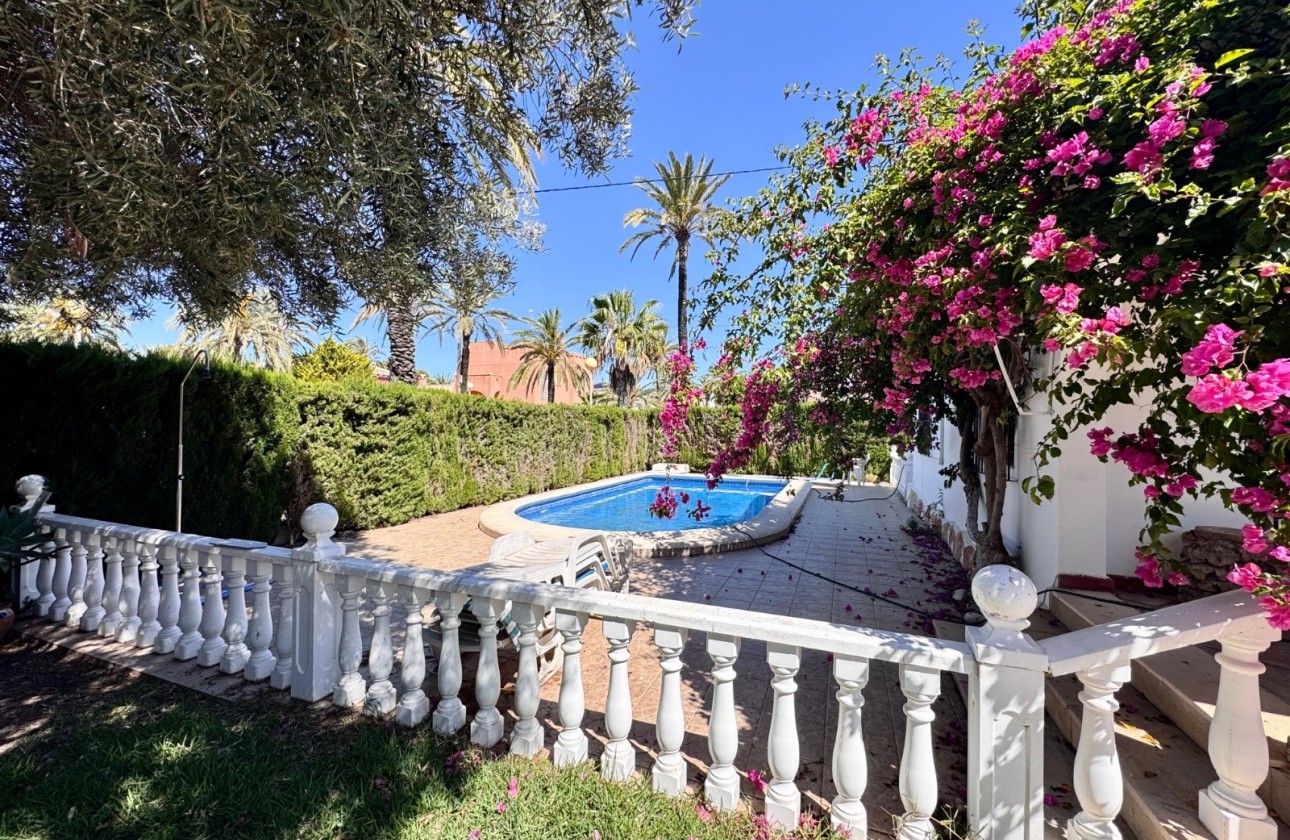 Resale - Detached Villa -
Orihuela Costa - Costa Blanca