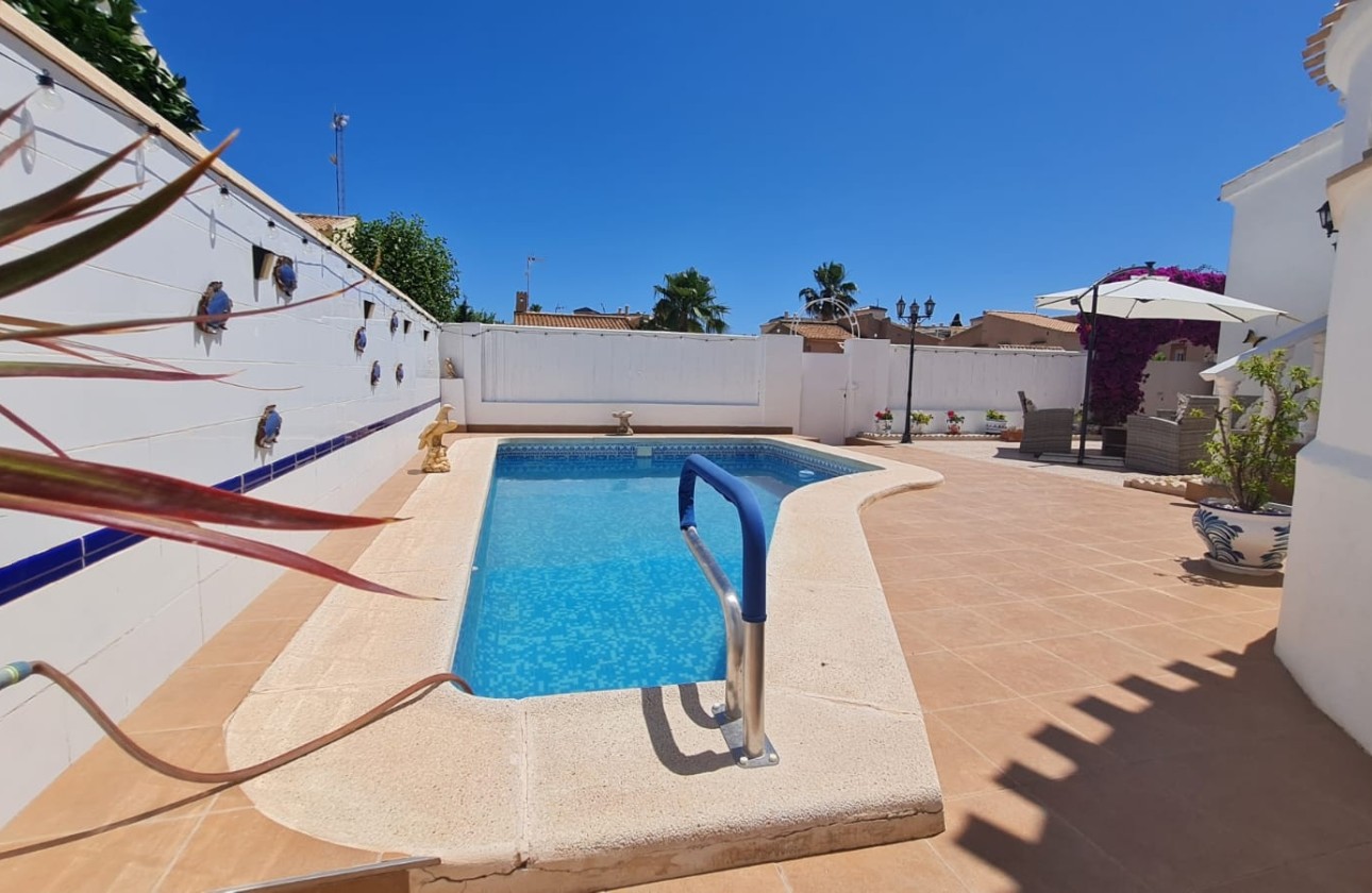 Resale - Detached Villa -
Orihuela Costa - Costa Blanca