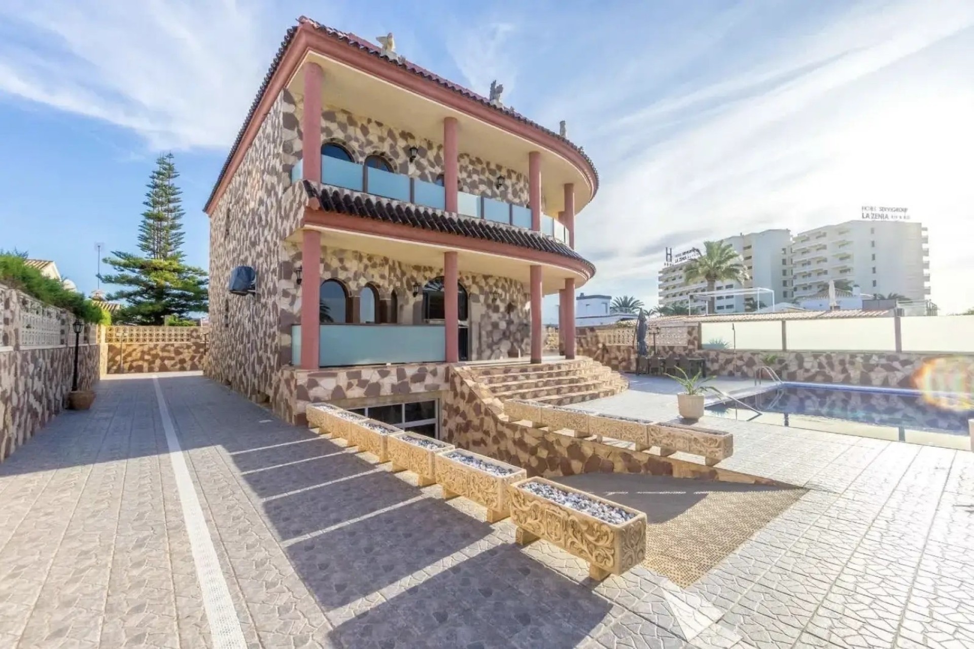 Resale - Detached Villa -
Orihuela Costa - La Zenia