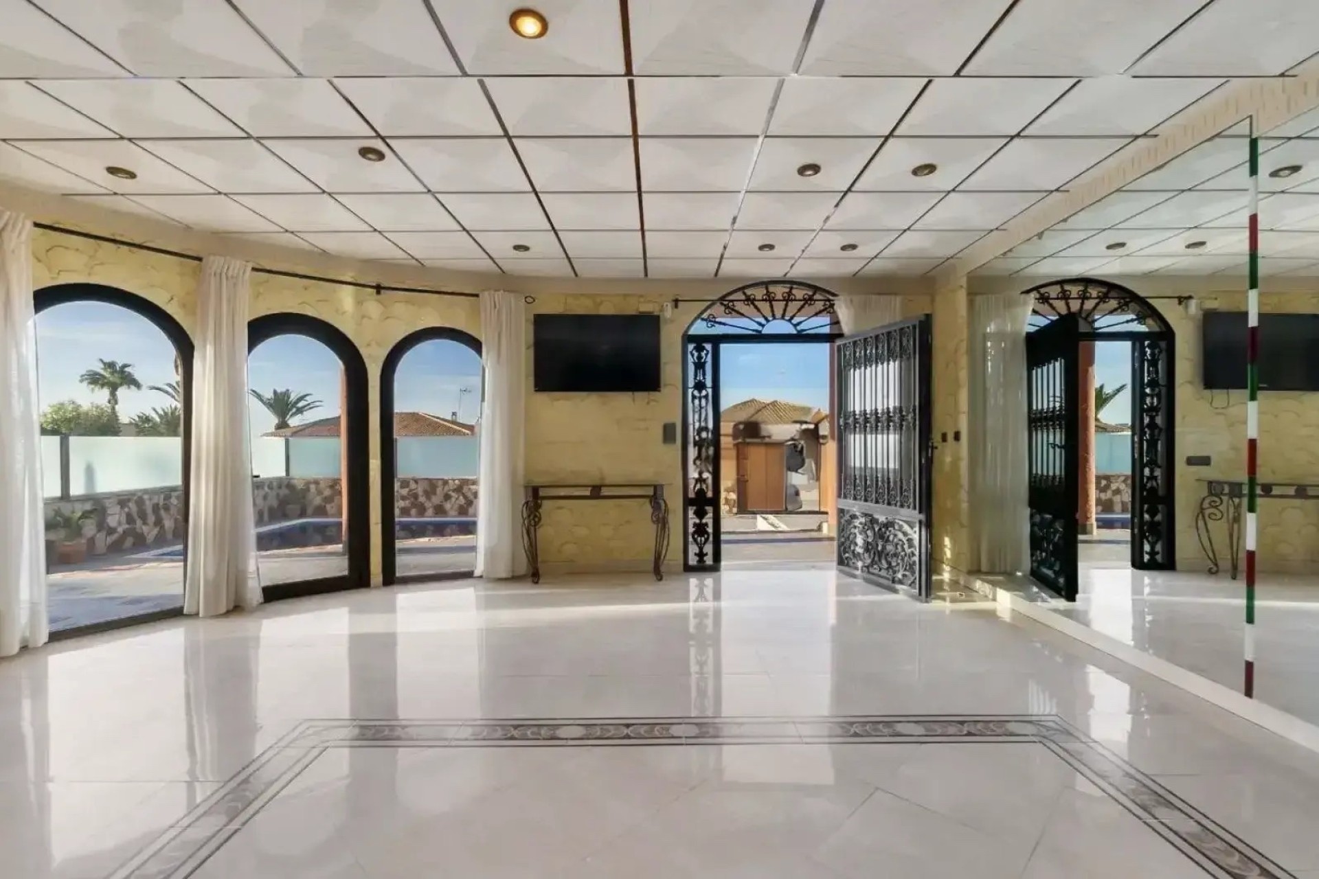 Resale - Detached Villa -
Orihuela Costa - La Zenia