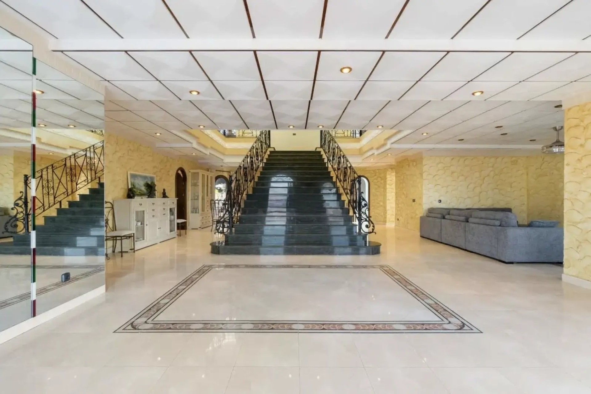 Resale - Detached Villa -
Orihuela Costa - La Zenia