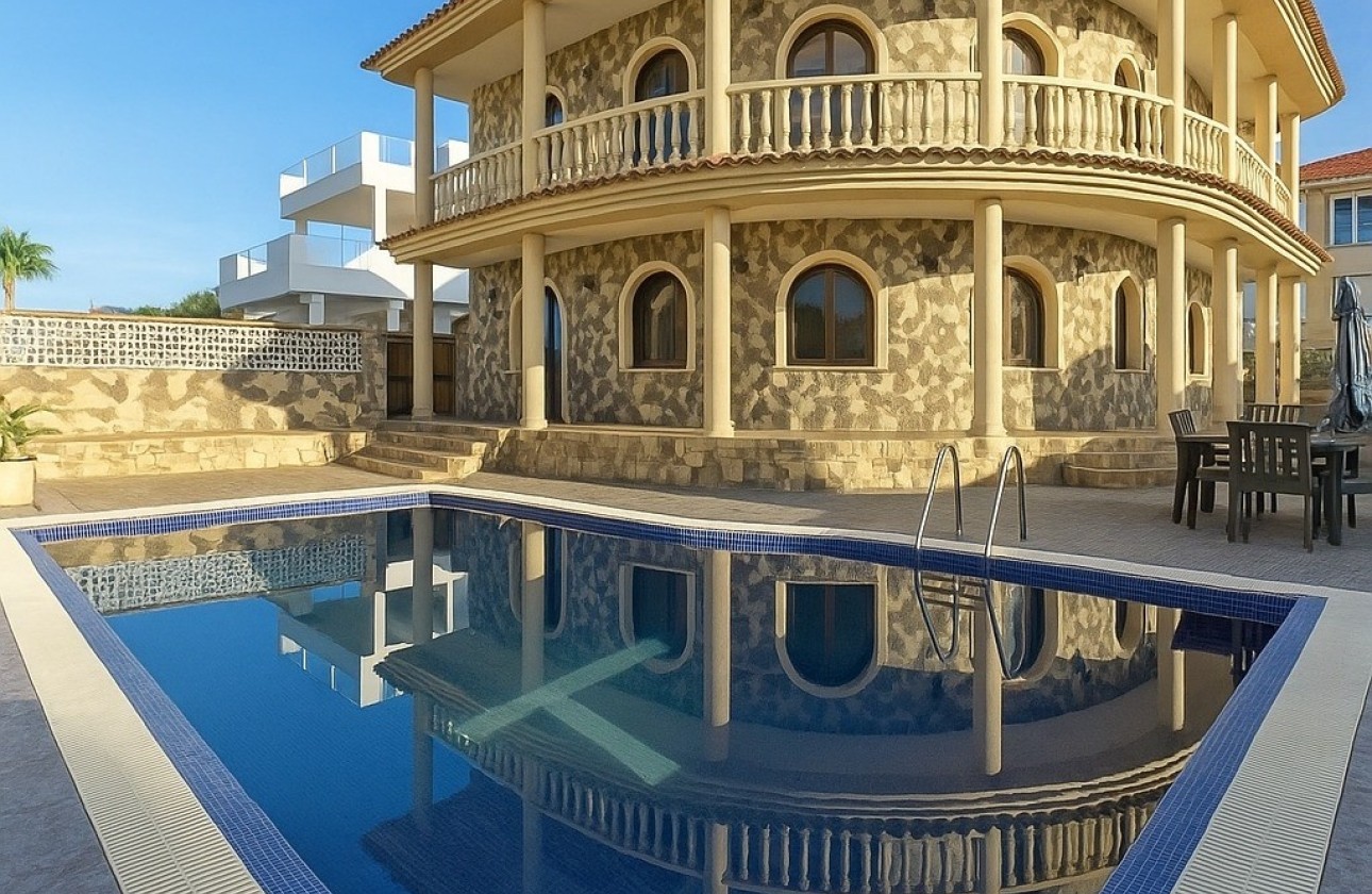 Resale - Detached Villa -
Orihuela Costa - La Zenia