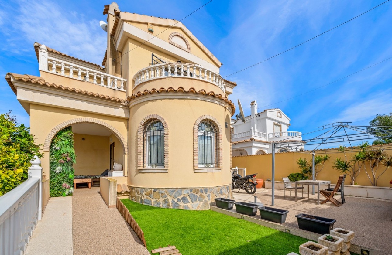Resale - Detached Villa -
Orihuela Costa - Las Filipinas