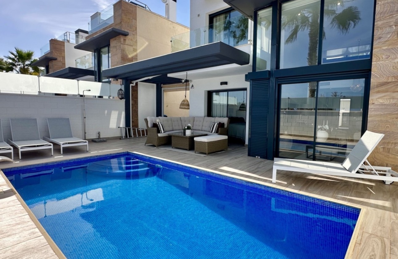 Resale - Detached Villa -
Orihuela Costa - Lomas de Cabo Roig