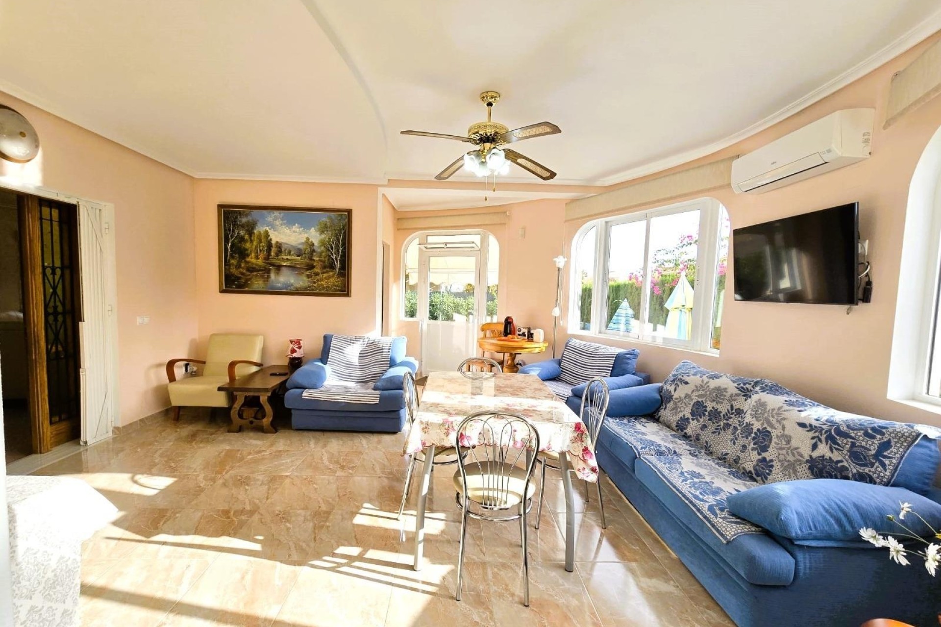 Resale - Detached Villa -
Orihuela Costa - Playa Flamenca
