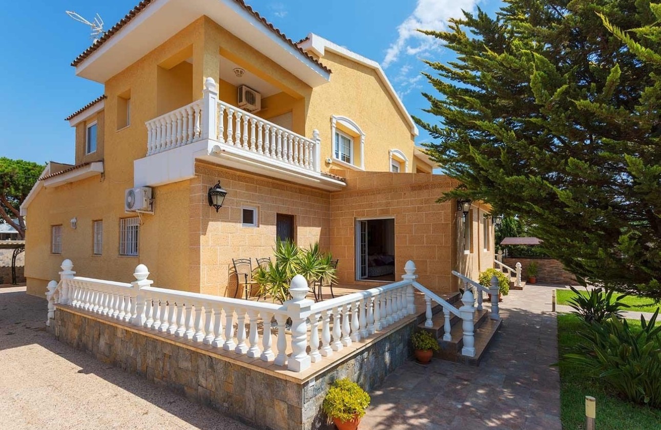 Resale - Detached Villa -
Orihuela Costa
