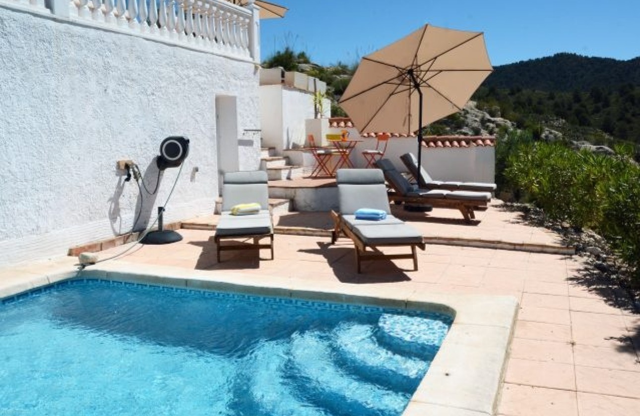 Resale - Detached Villa -
Petrer