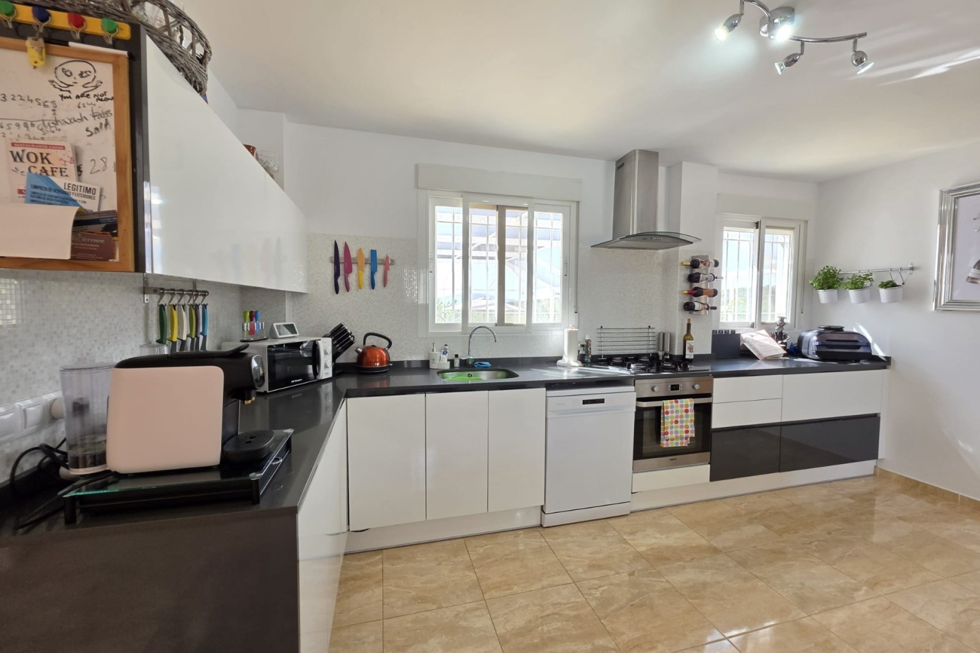 Resale - Detached Villa -
Pinoso
