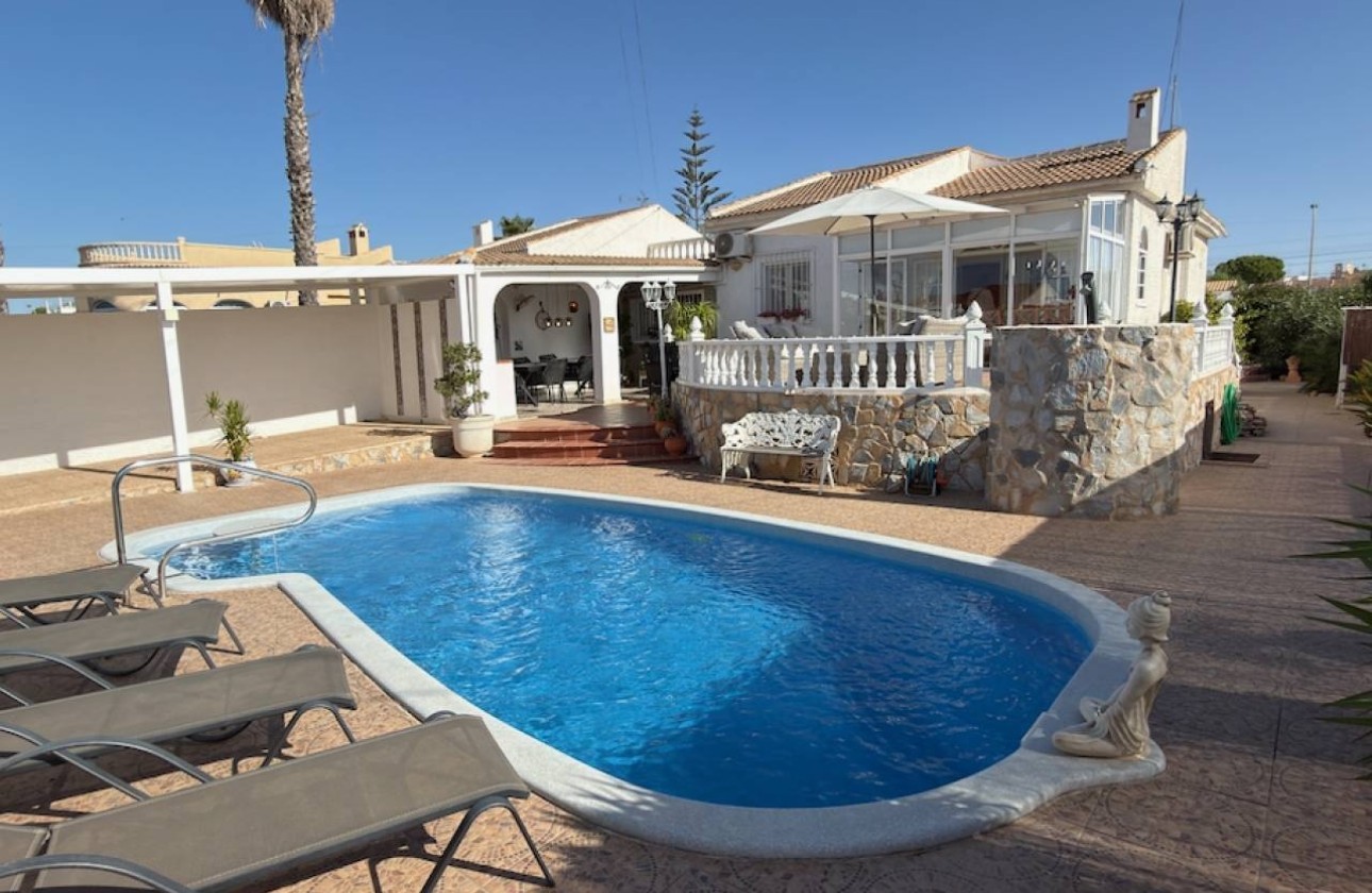 Resale - Detached Villa -
San Luis