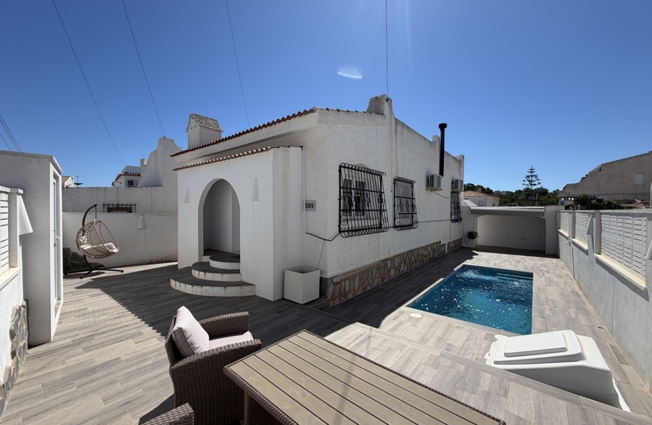 Resale - Detached Villa -
San Miguel de Salinas - Blue Lagoon