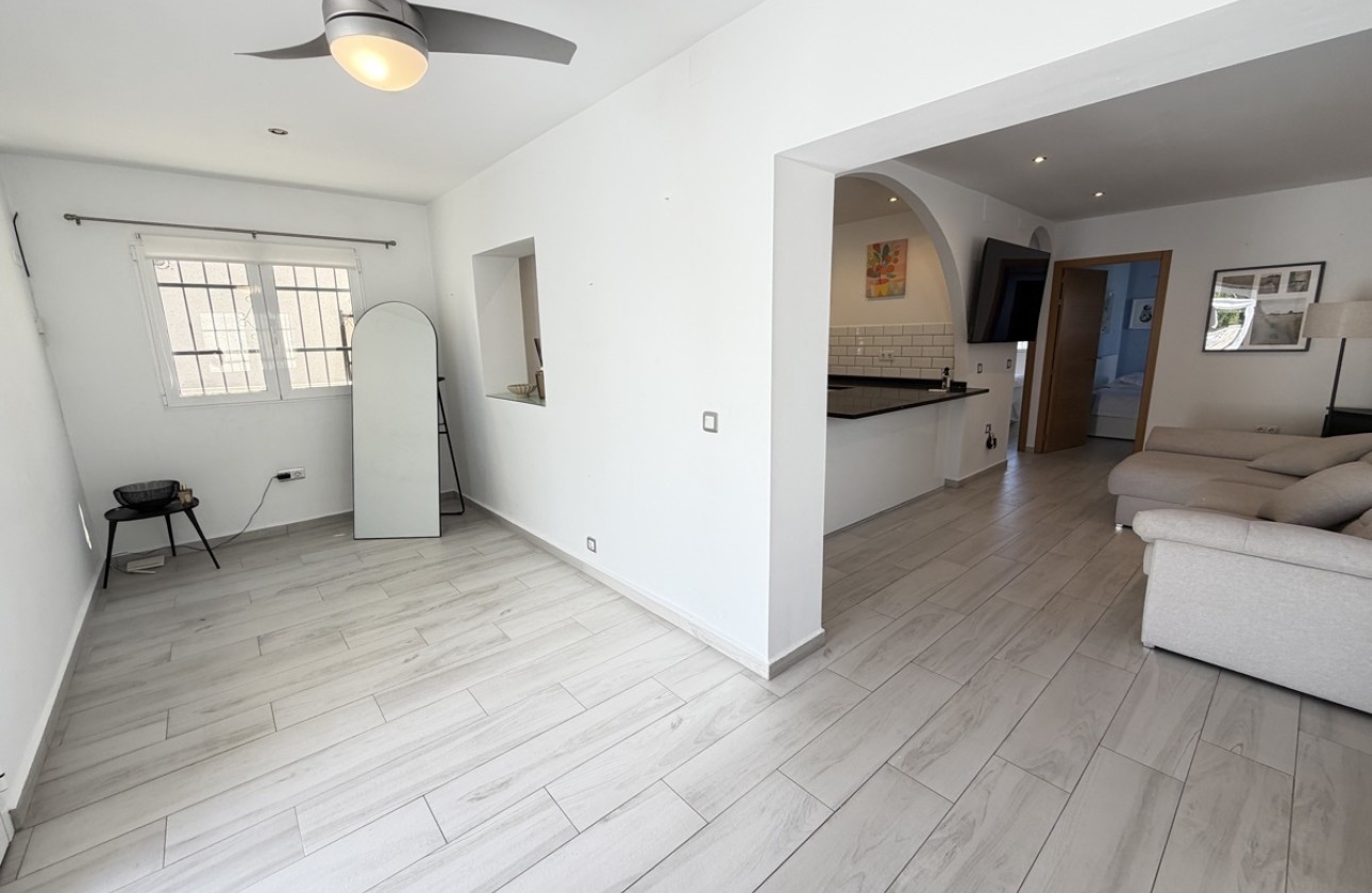 Resale - Detached Villa -
San Miguel de Salinas - Blue Lagoon