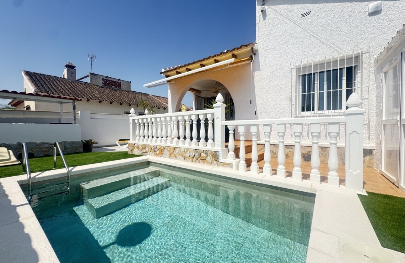 Resale - Detached Villa -
San Miguel de Salinas - Eagles Nest