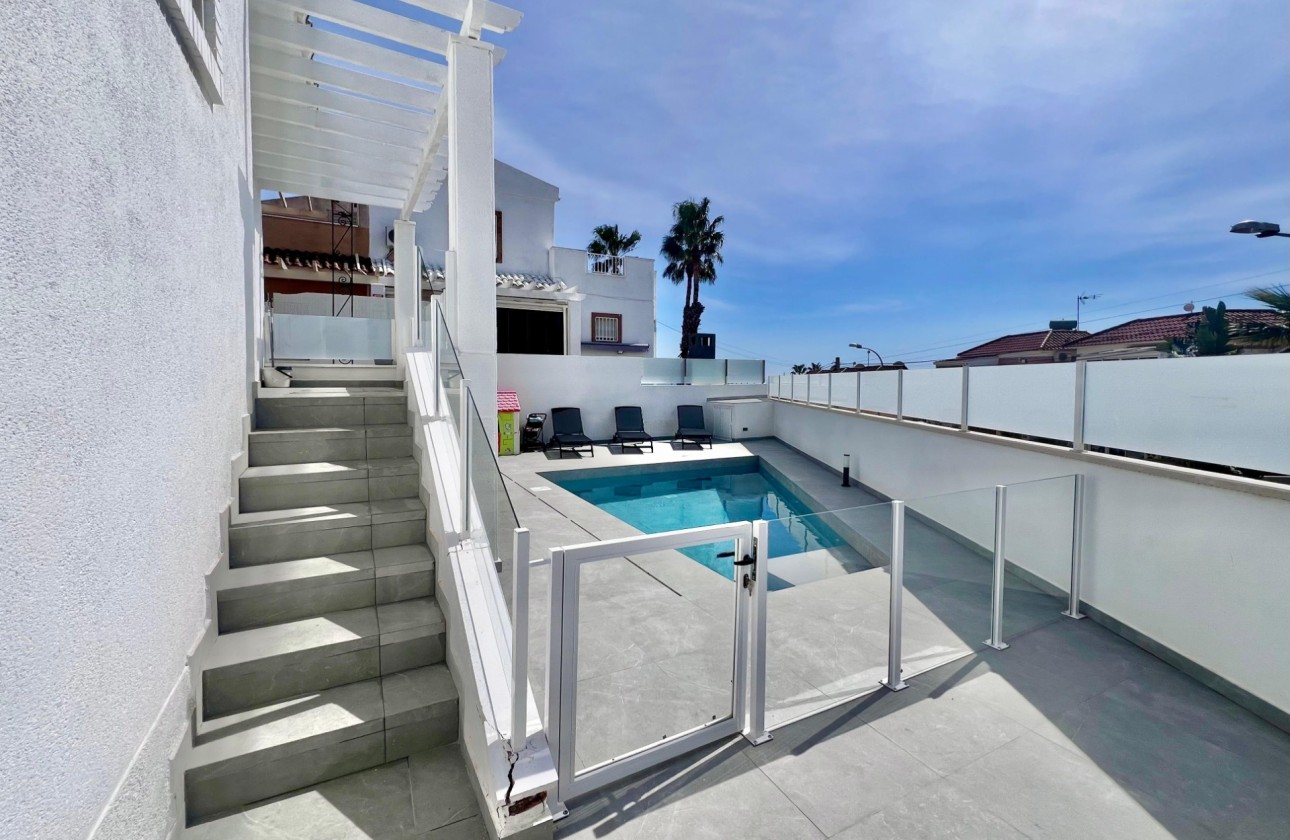 Resale - Detached Villa -
San Miguel de Salinas - Las filipinas