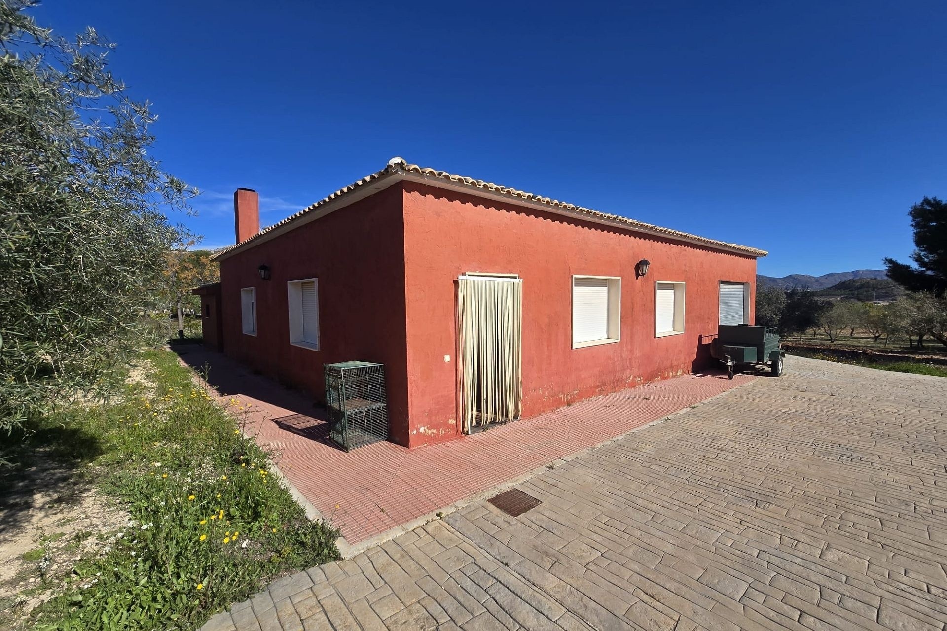 Resale - Detached Villa -
Sax - SAX
