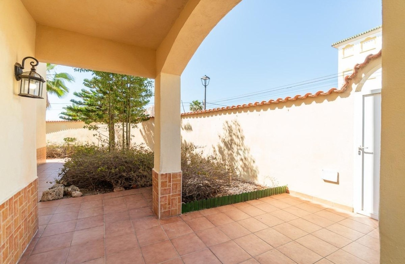 Resale - Detached Villa -
Torrevieja - La Mata