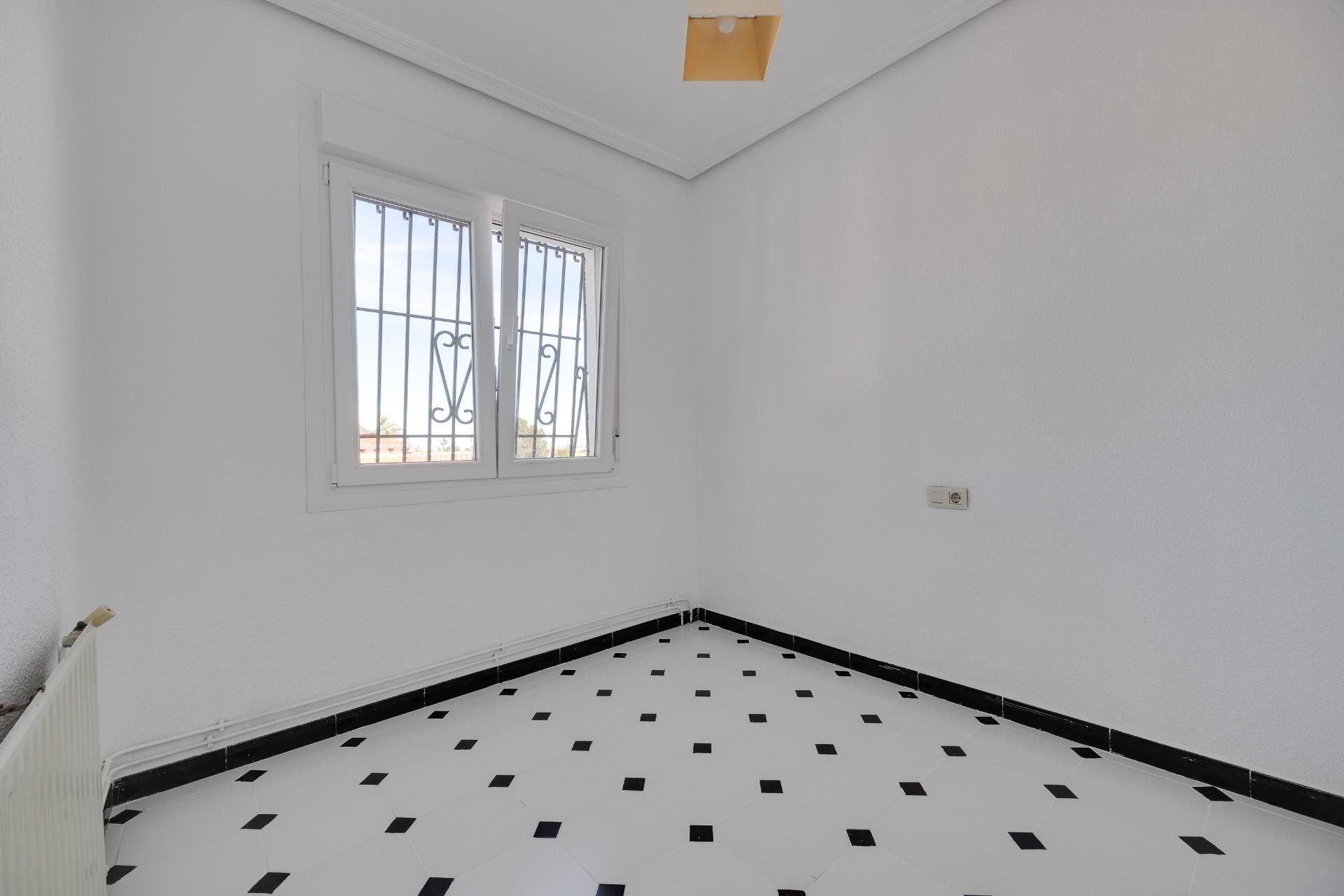 Resale - Detached Villa -
Torrevieja - La Siesta - El Salado - Torreta