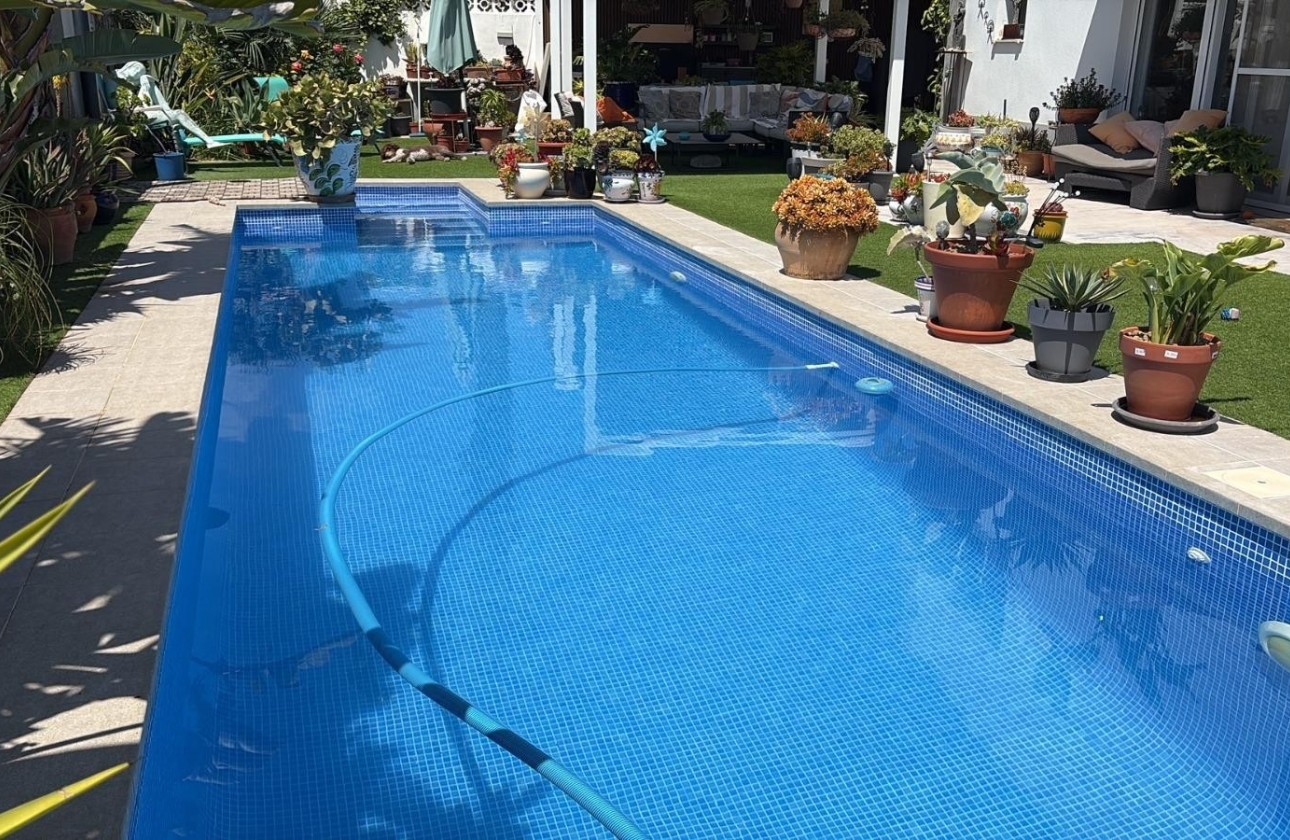 Resale - Detached Villa -
Torrevieja - La Siesta