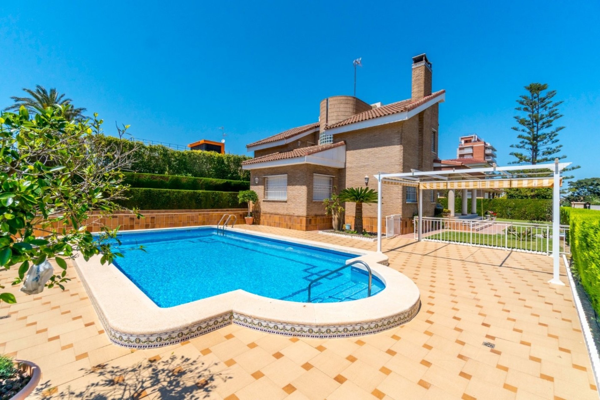 Resale - Detached Villa -
Torrevieja - La veleta