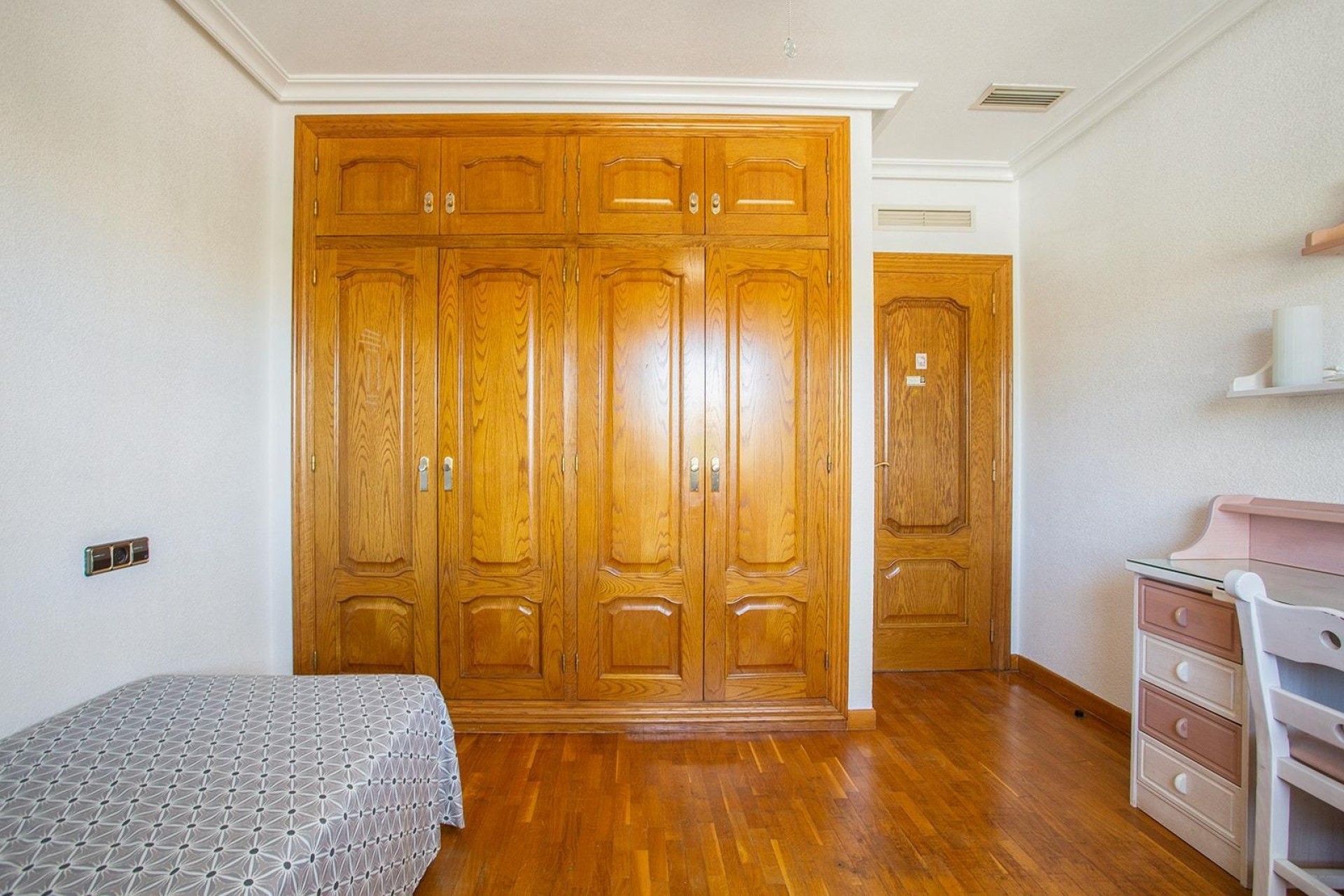 Resale - Detached Villa -
Torrevieja - Torreta florida