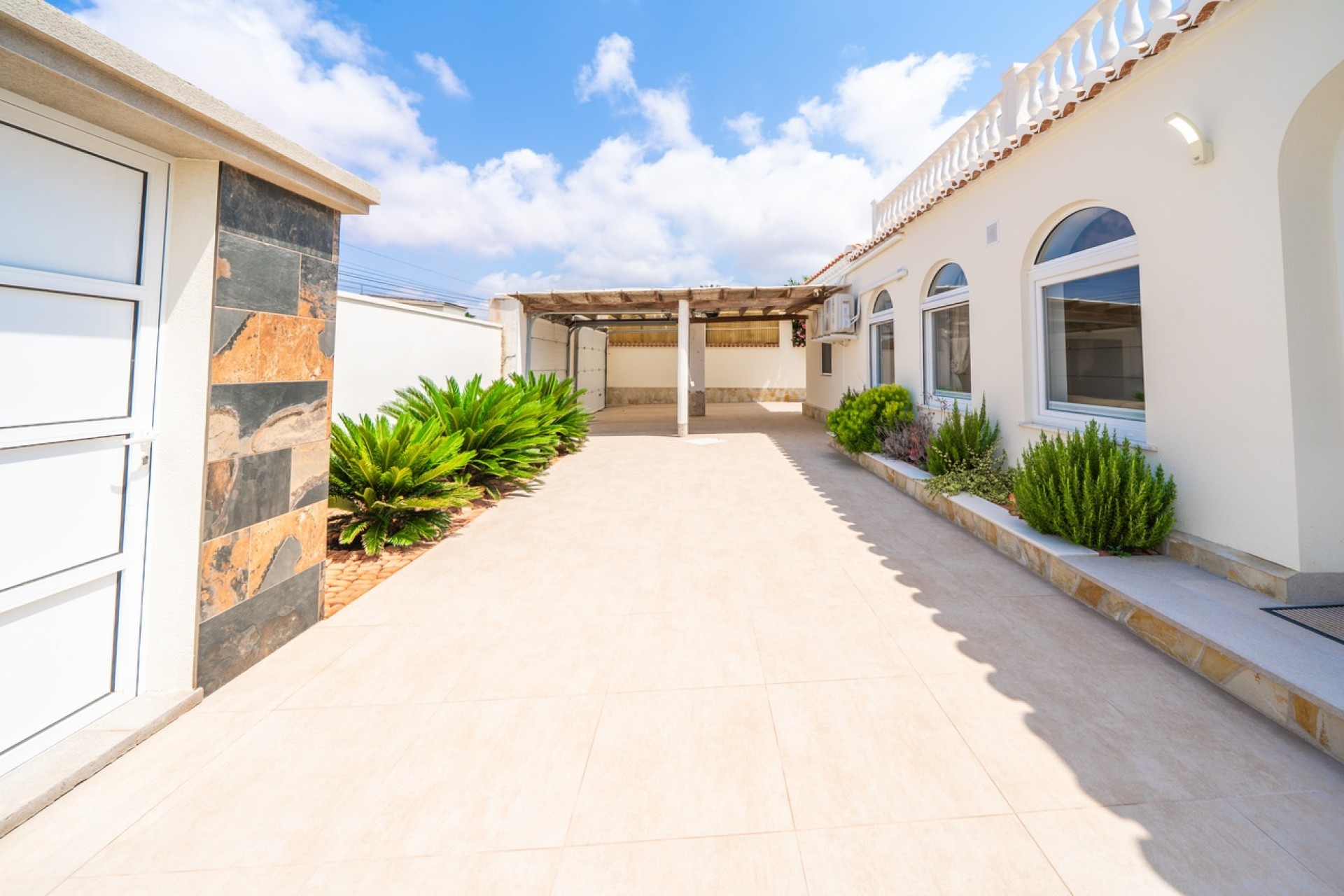 Resale - Detached Villa -
Torrevieja - Torreta