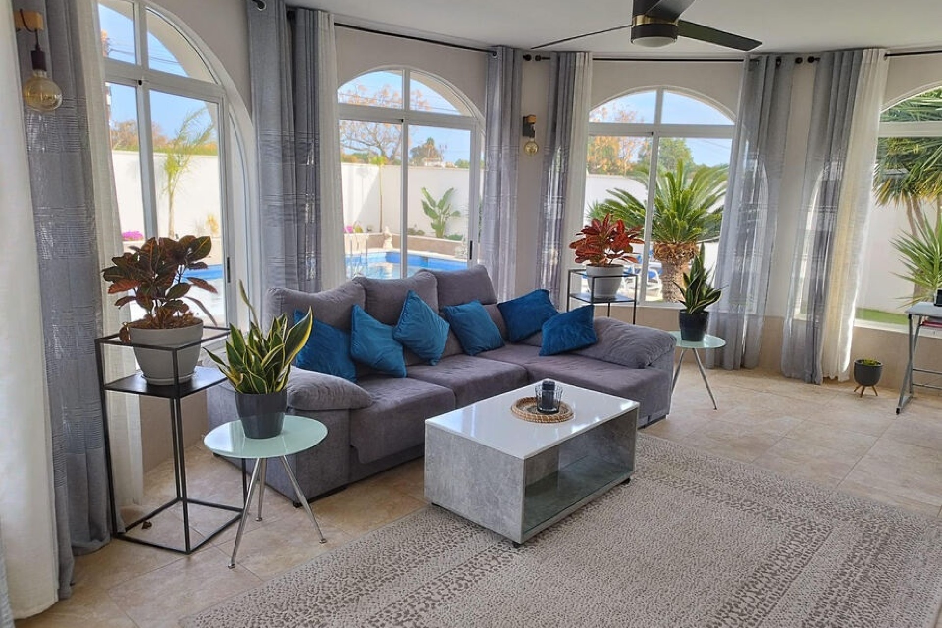 Resale - Detached Villa -
Torrevieja