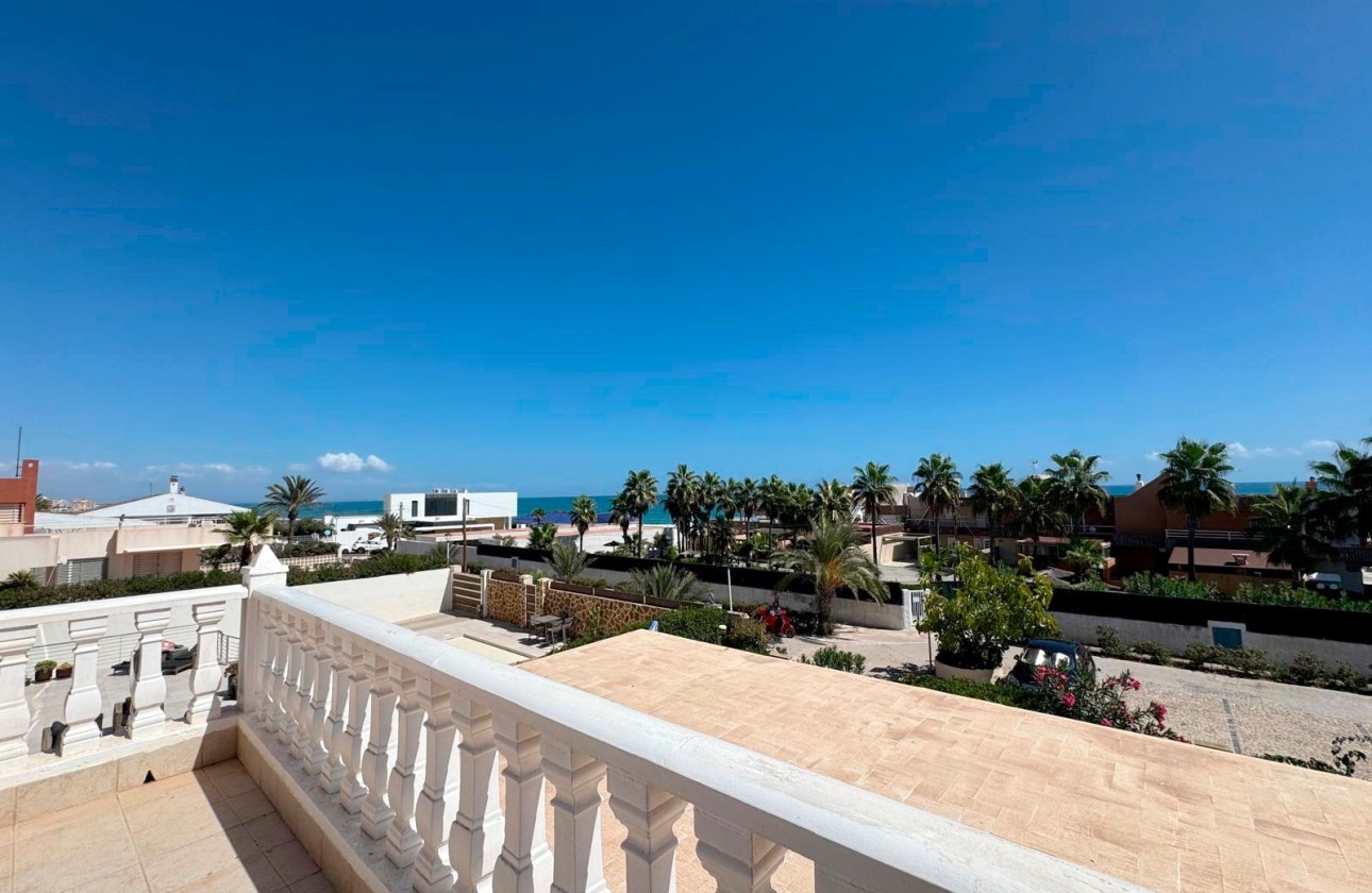 Resale - Detached Villa -
Torrevieja