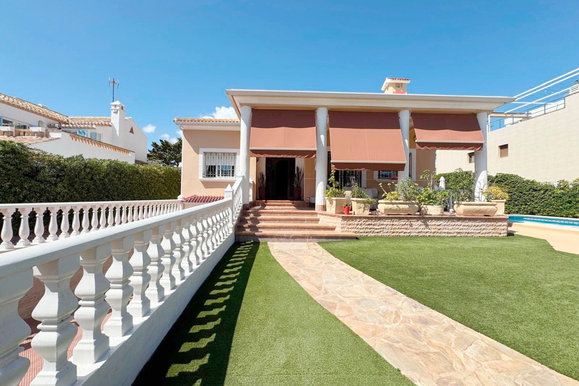 Resale - Detached Villa -
Torrevieja