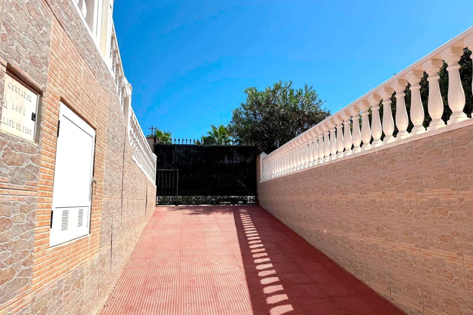 Resale - Detached Villa -
Torrevieja