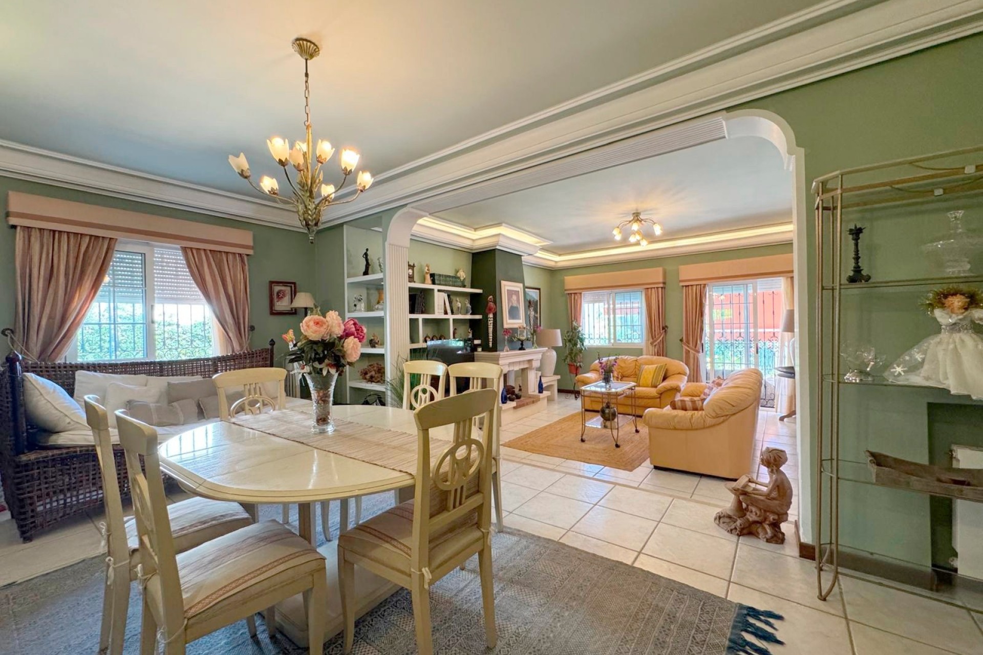 Resale - Detached Villa -
Torrevieja
