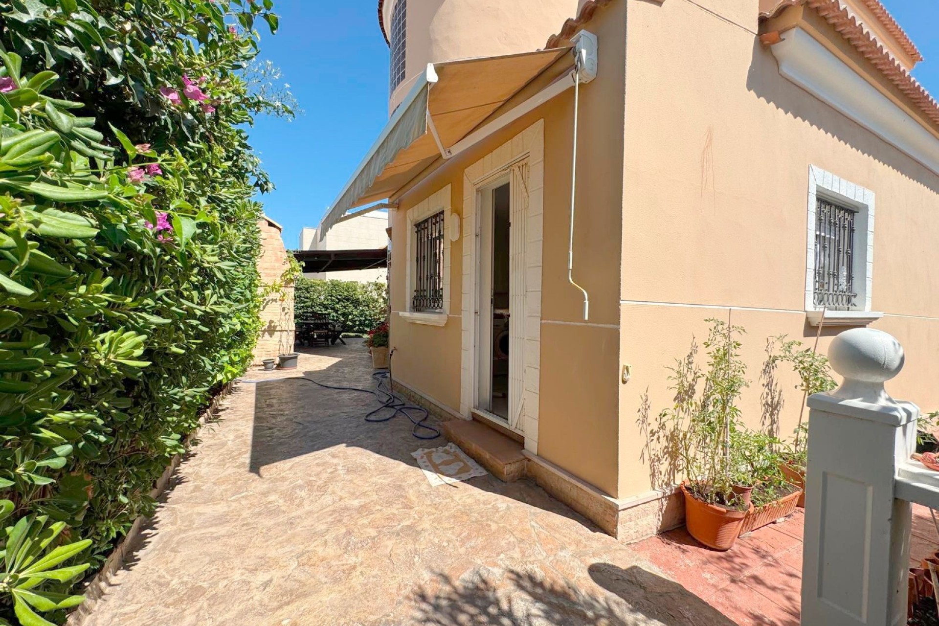 Resale - Detached Villa -
Torrevieja